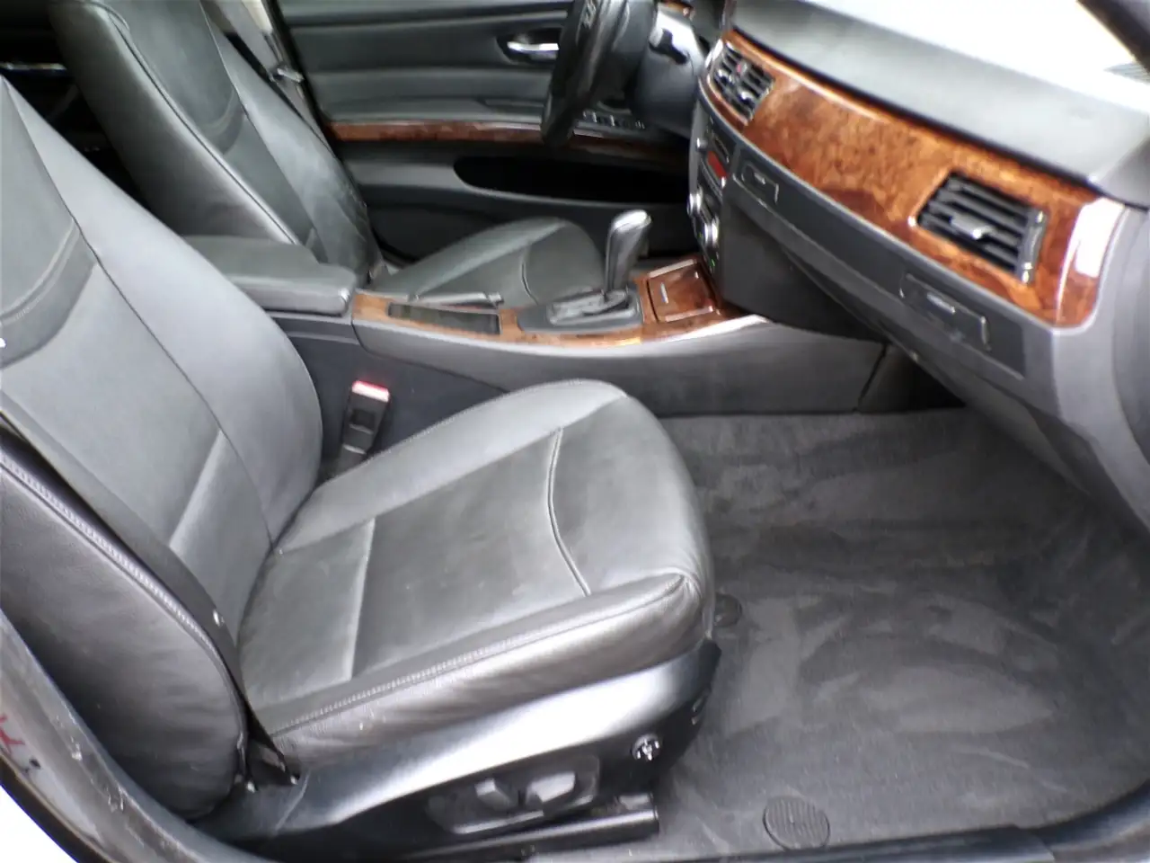 BMW 3 Series снимка BMW 3 Series