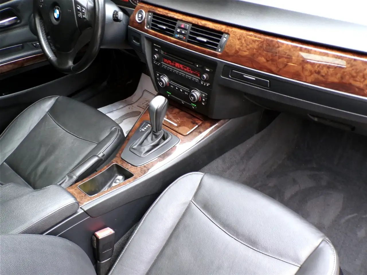 BMW 3 Series снимка BMW 3 Series