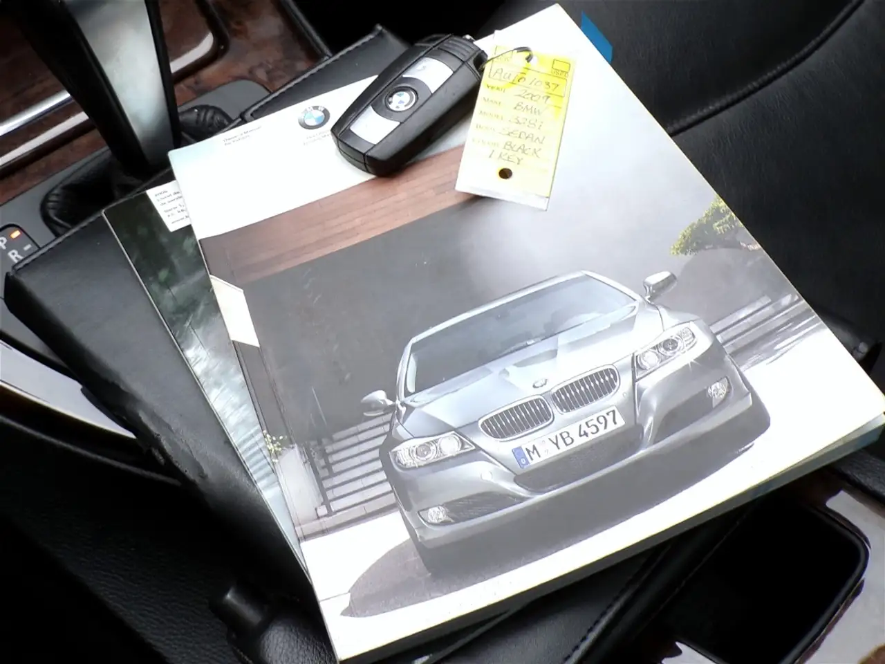 BMW 3 Series снимка BMW 3 Series