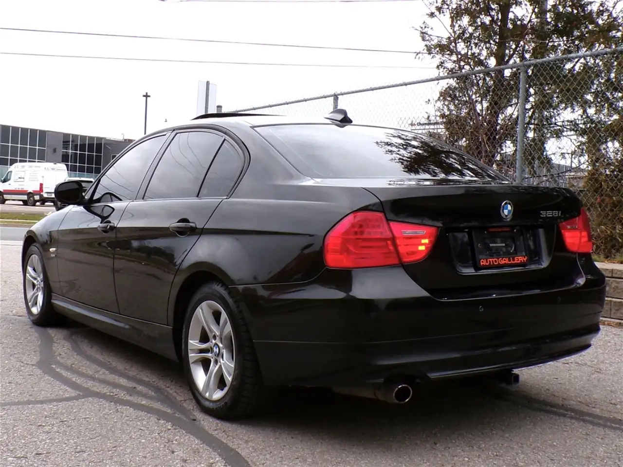 BMW 3 Series снимка BMW 3 Series