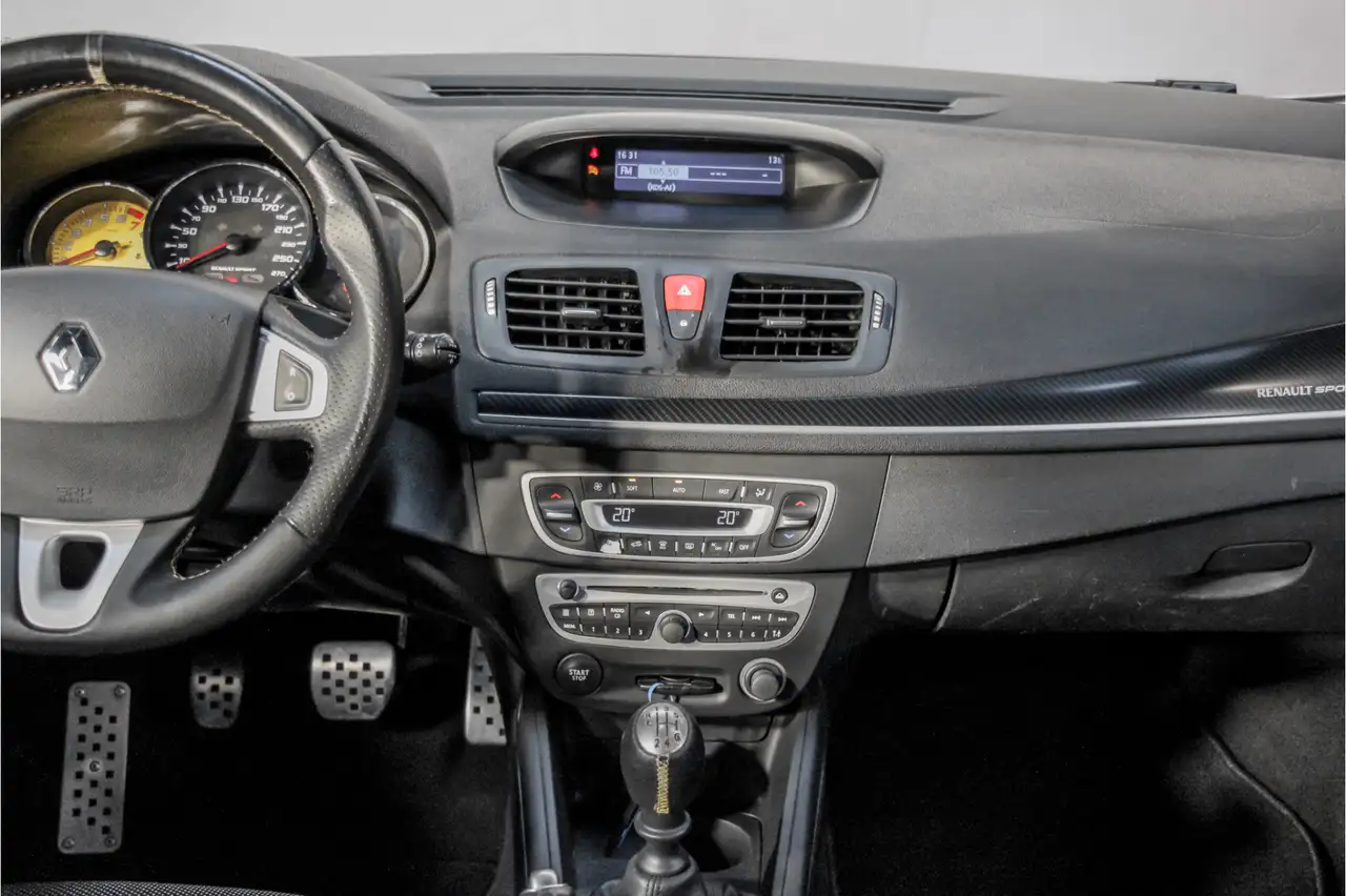 Renault Mégane Coupé RS 2.0 Turbo | 252 ch | BVM | Xénon | Échappement sport | Intérieur carbone | Phares adaptatifs