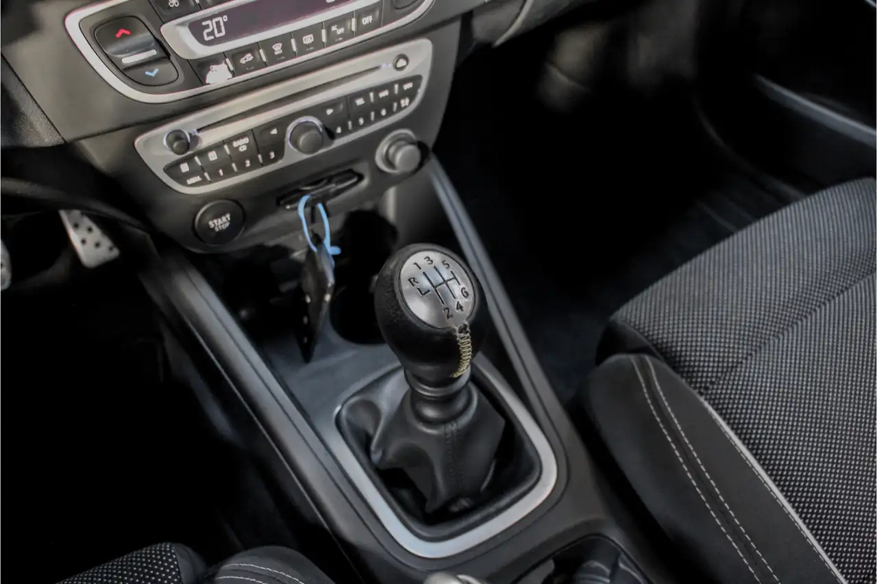Renault Mégane Coupé RS 2.0 Turbo | 252 ch | BVM | Xénon | Échappement sport | Intérieur carbone | Phares adaptatifs