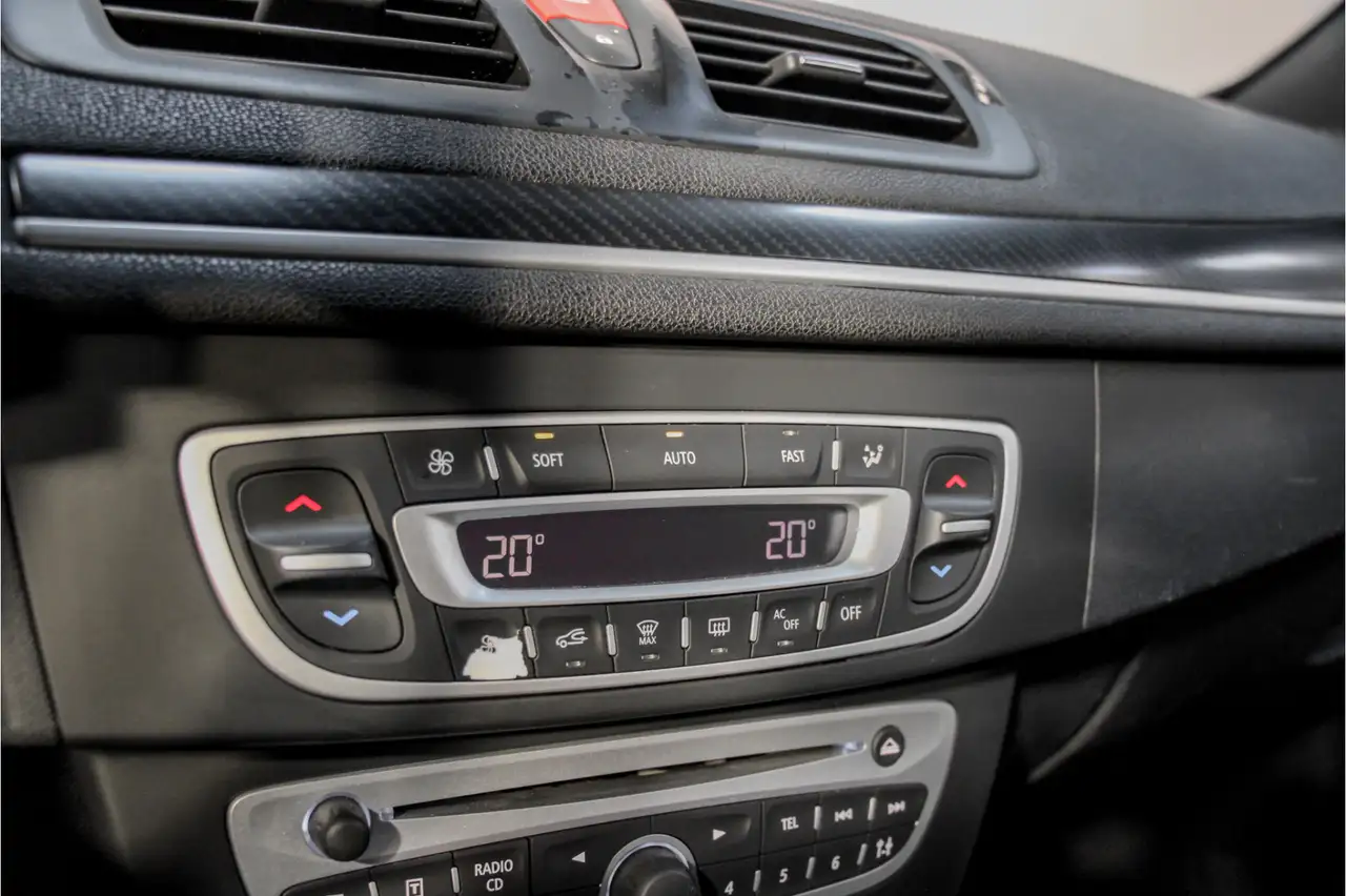 Renault Mégane Coupé RS 2.0 Turbo | 252 ch | BVM | Xénon | Échappement sport | Intérieur carbone | Phares adaptatifs