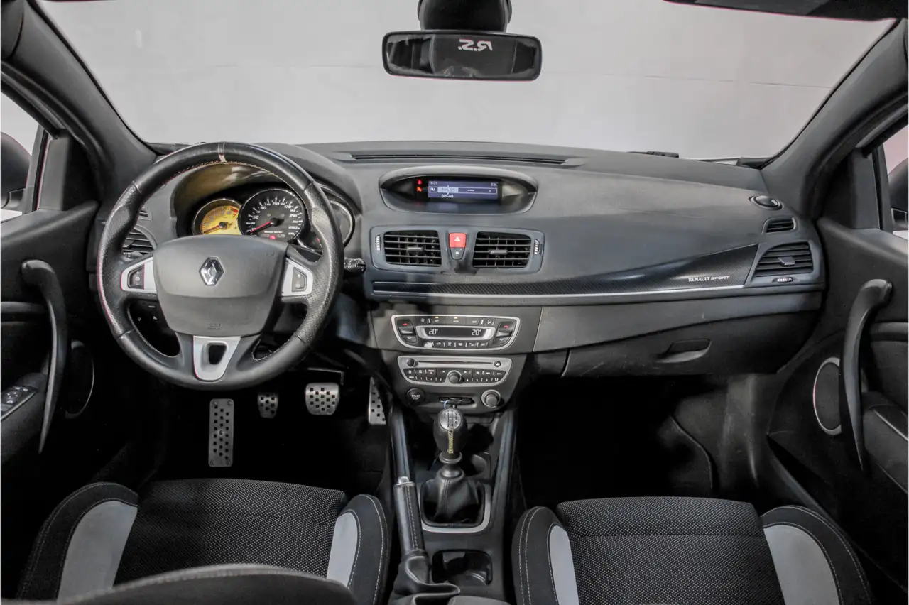 Renault Mégane Coupé RS 2.0 Turbo | 252 ch | BVM | Xénon | Échappement sport | Intérieur carbone | Phares adaptatifs