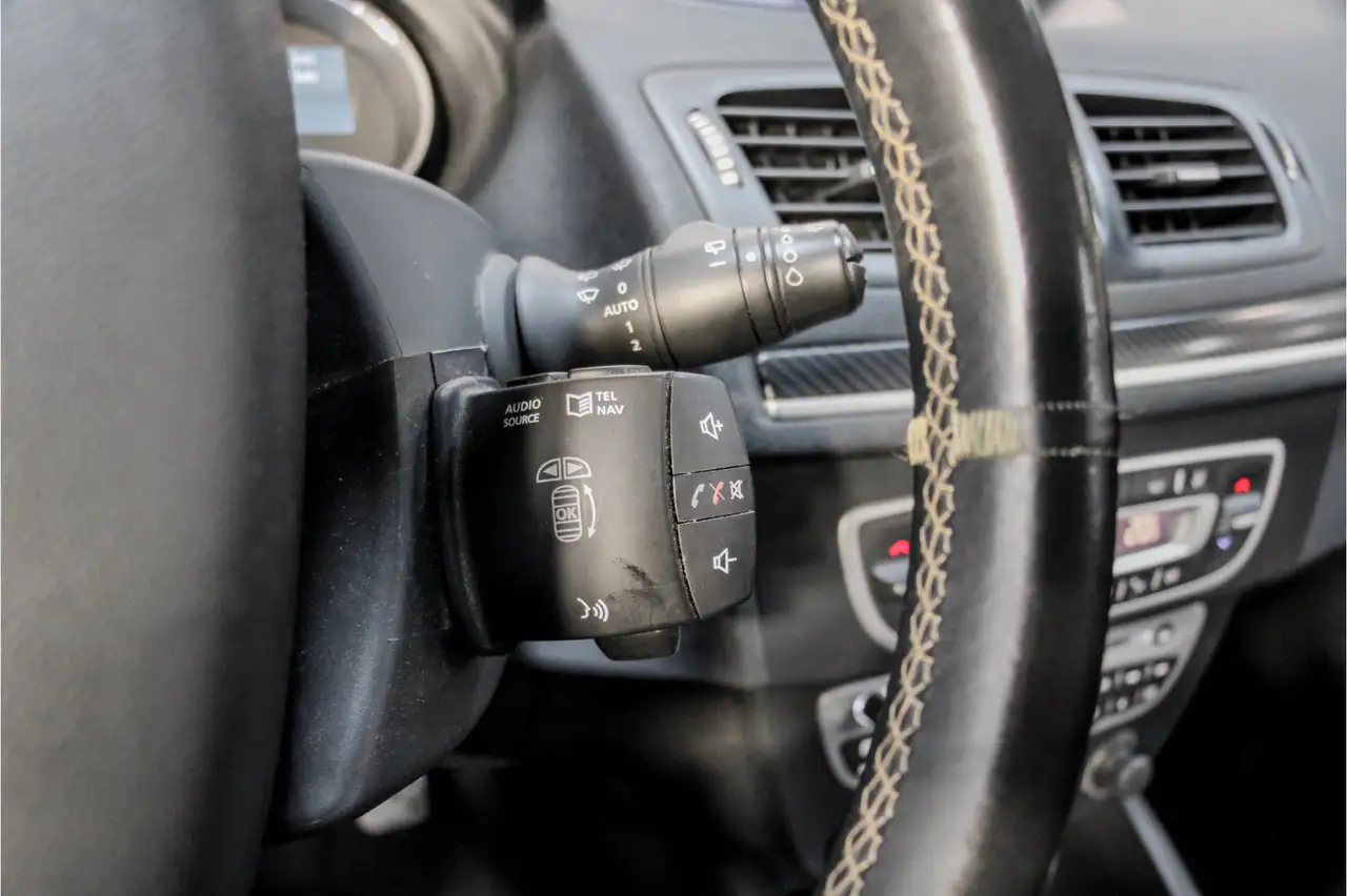 Renault Mégane Coupé RS 2.0 Turbo | 252 ch | BVM | Xénon | Échappement sport | Intérieur carbone | Phares adaptatifs