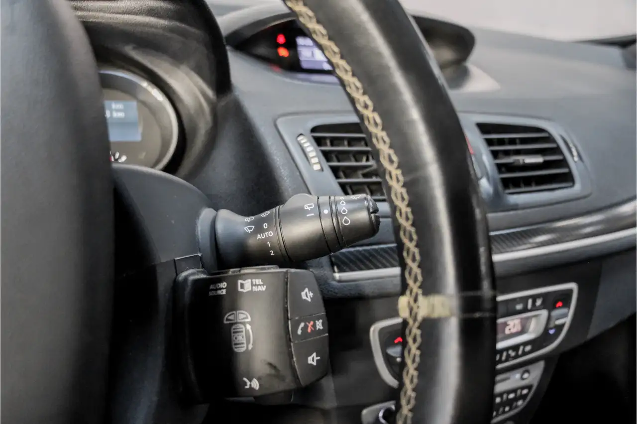 Renault Mégane Coupé RS 2.0 Turbo | 252 ch | BVM | Xénon | Échappement sport | Intérieur carbone | Phares adaptatifs
