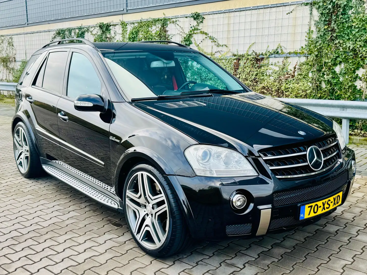 Mercedes-Benz ML 63 AMG ML 63AMG Black - 1