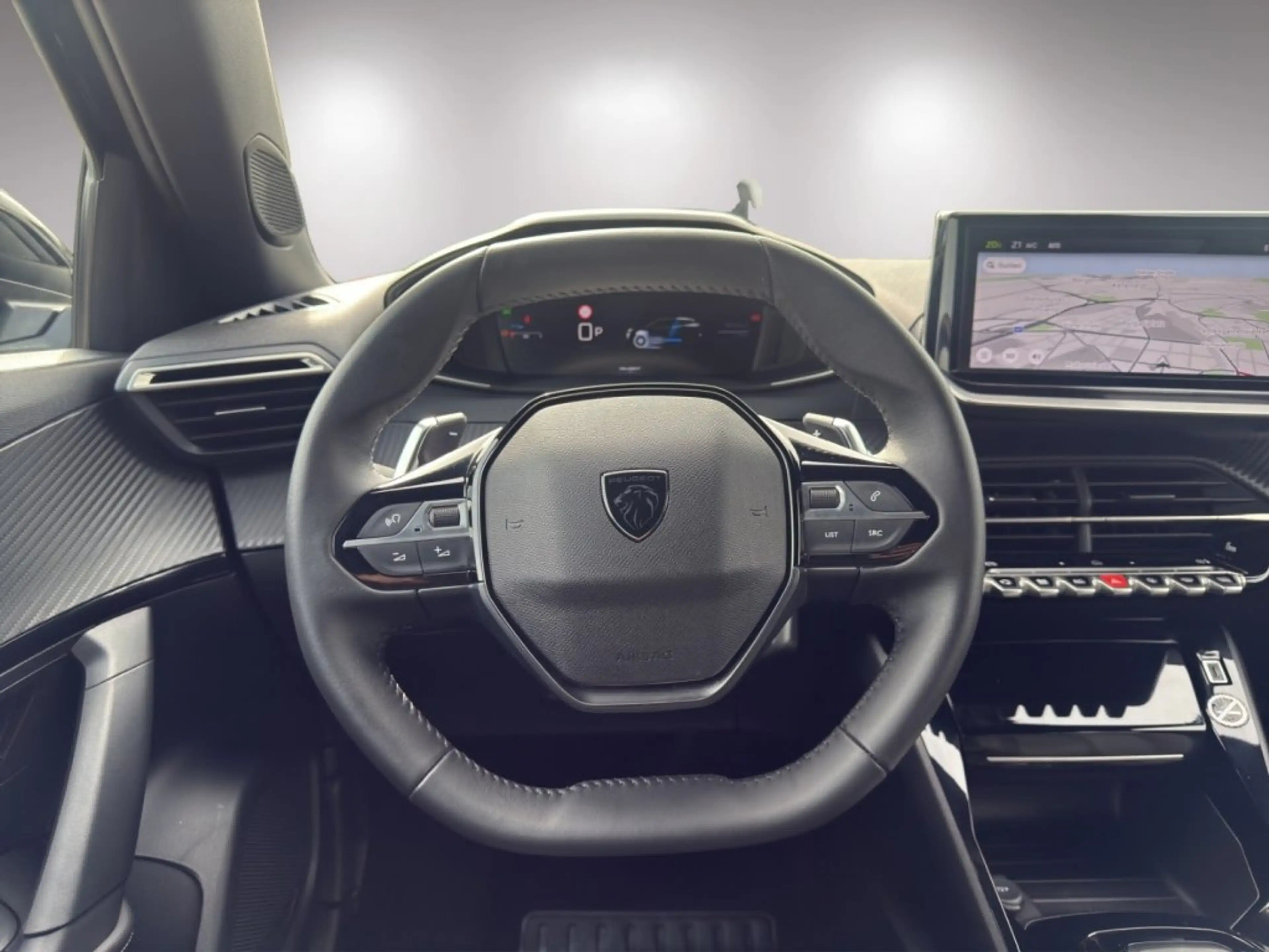Peugeot 2008 ALLURE Hybrid 136e-DCS6 — photo 8