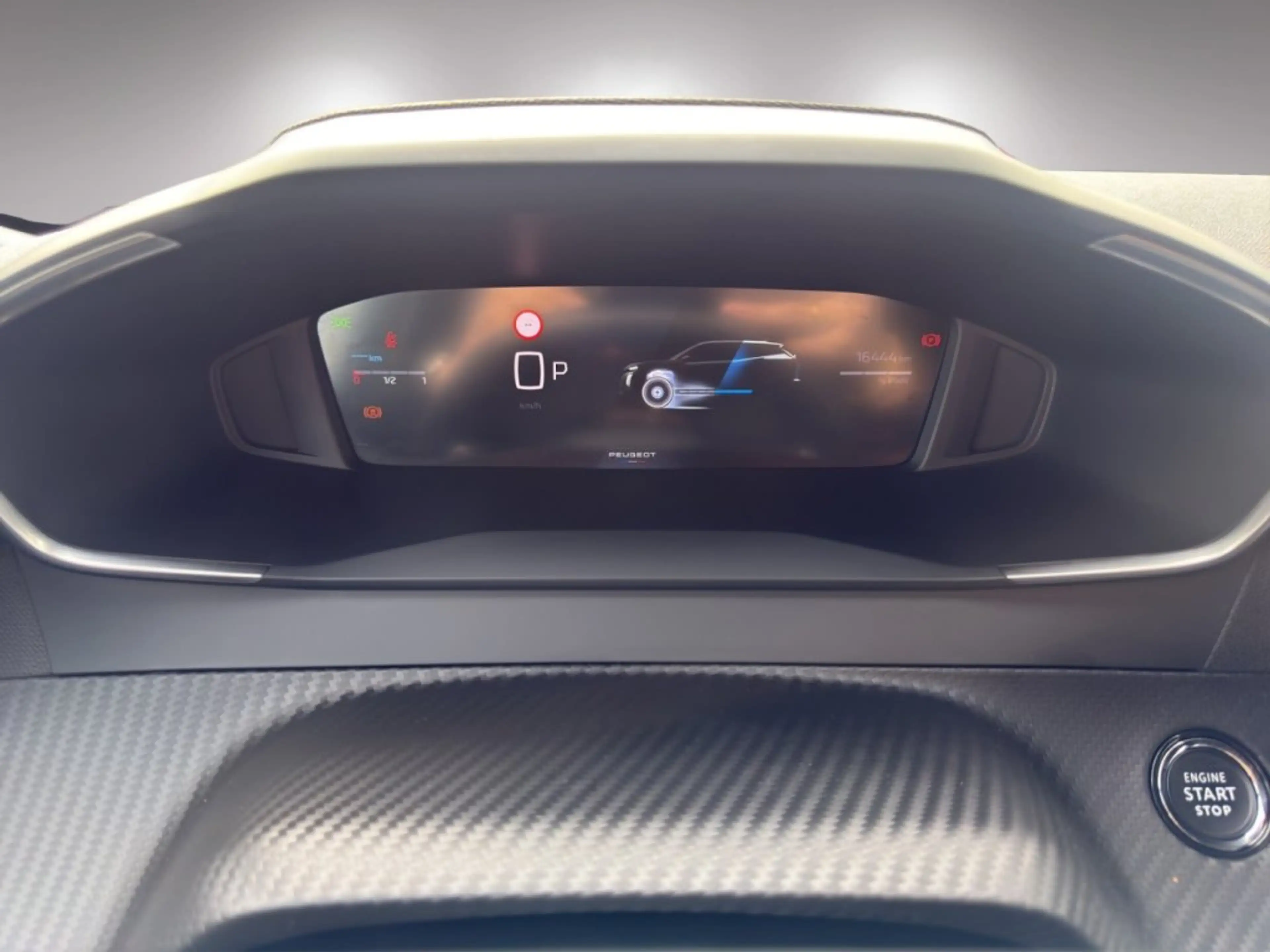 Peugeot 2008 ALLURE Hybrid 136e-DCS6 — photo 14