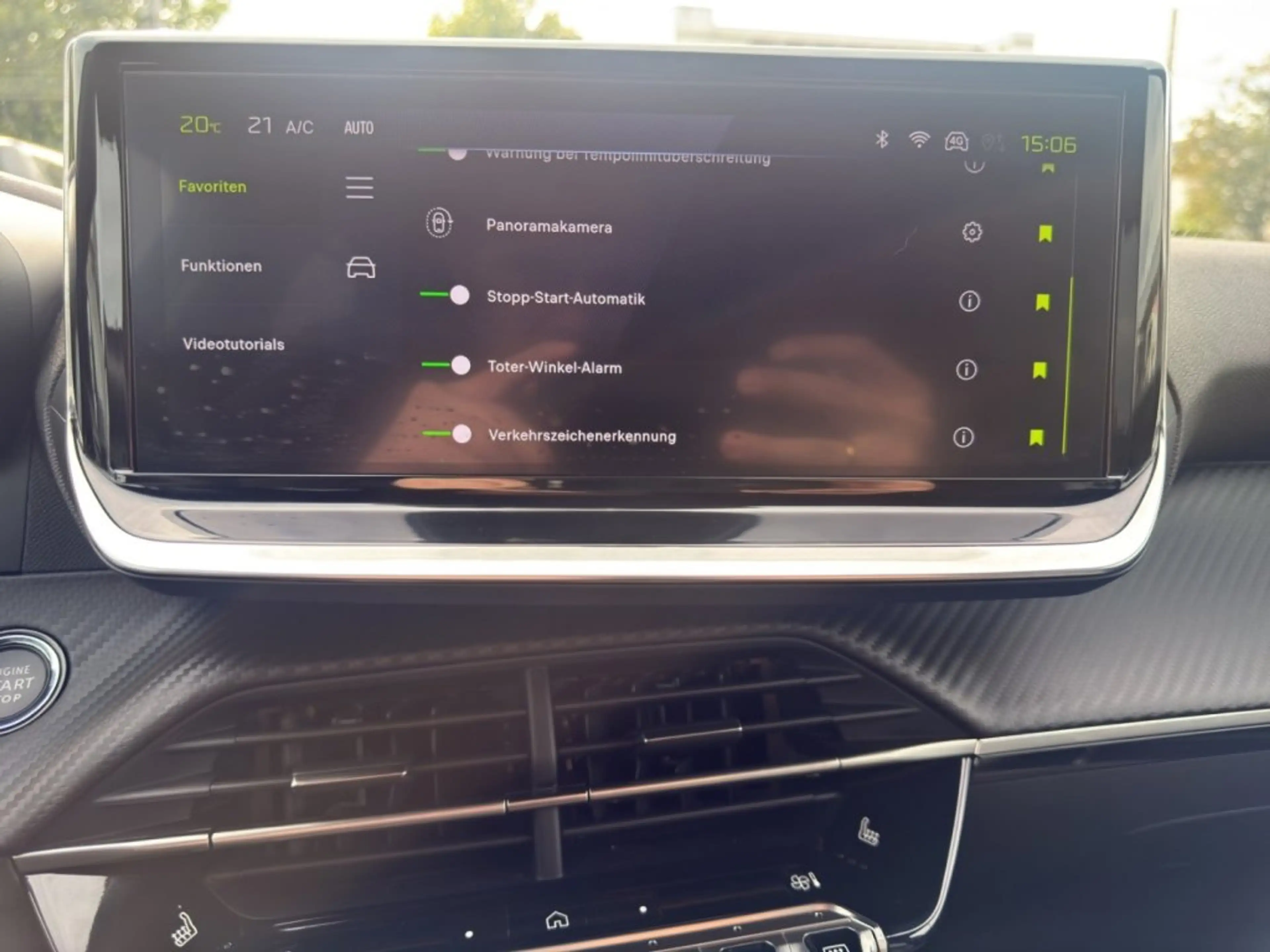 Peugeot 2008 ALLURE Hybrid 136e-DCS6 — photo 12