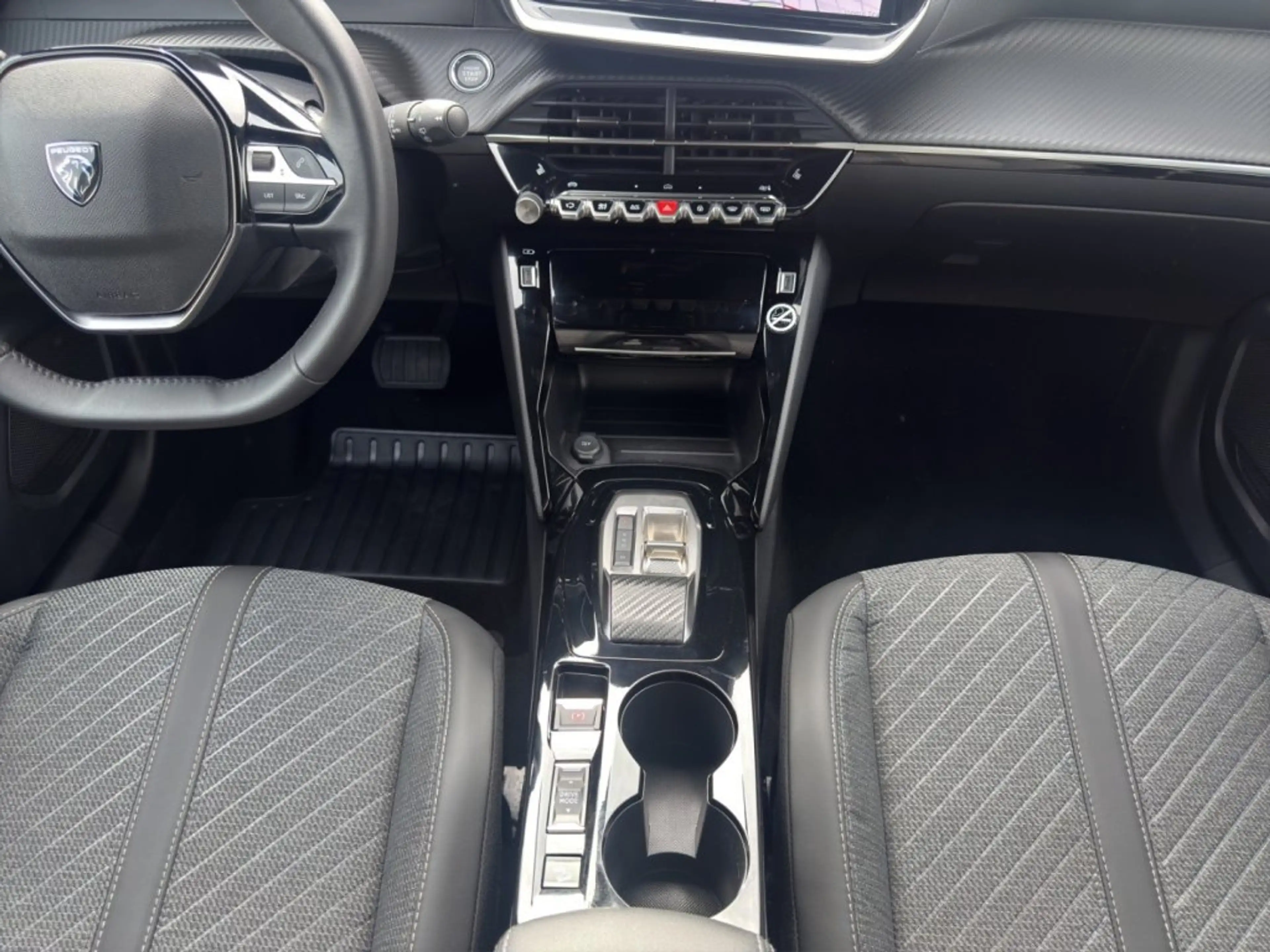 Peugeot 2008 ALLURE Hybrid 136e-DCS6 — photo 10