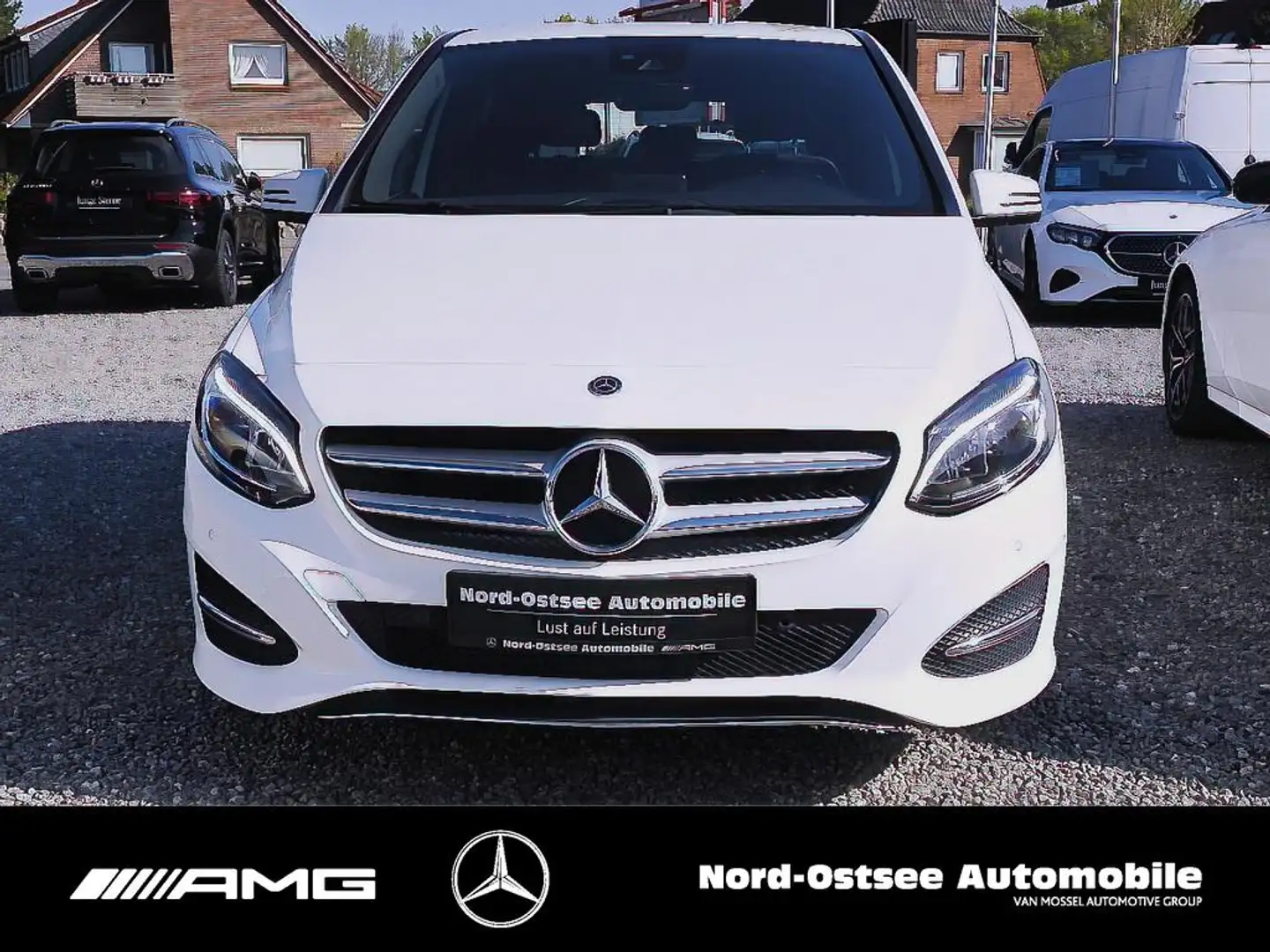 Mercedes-Benz B 180 URBAN NAVI PDC LED TEMPOMAT SITZHEIZUNG Белый - 2