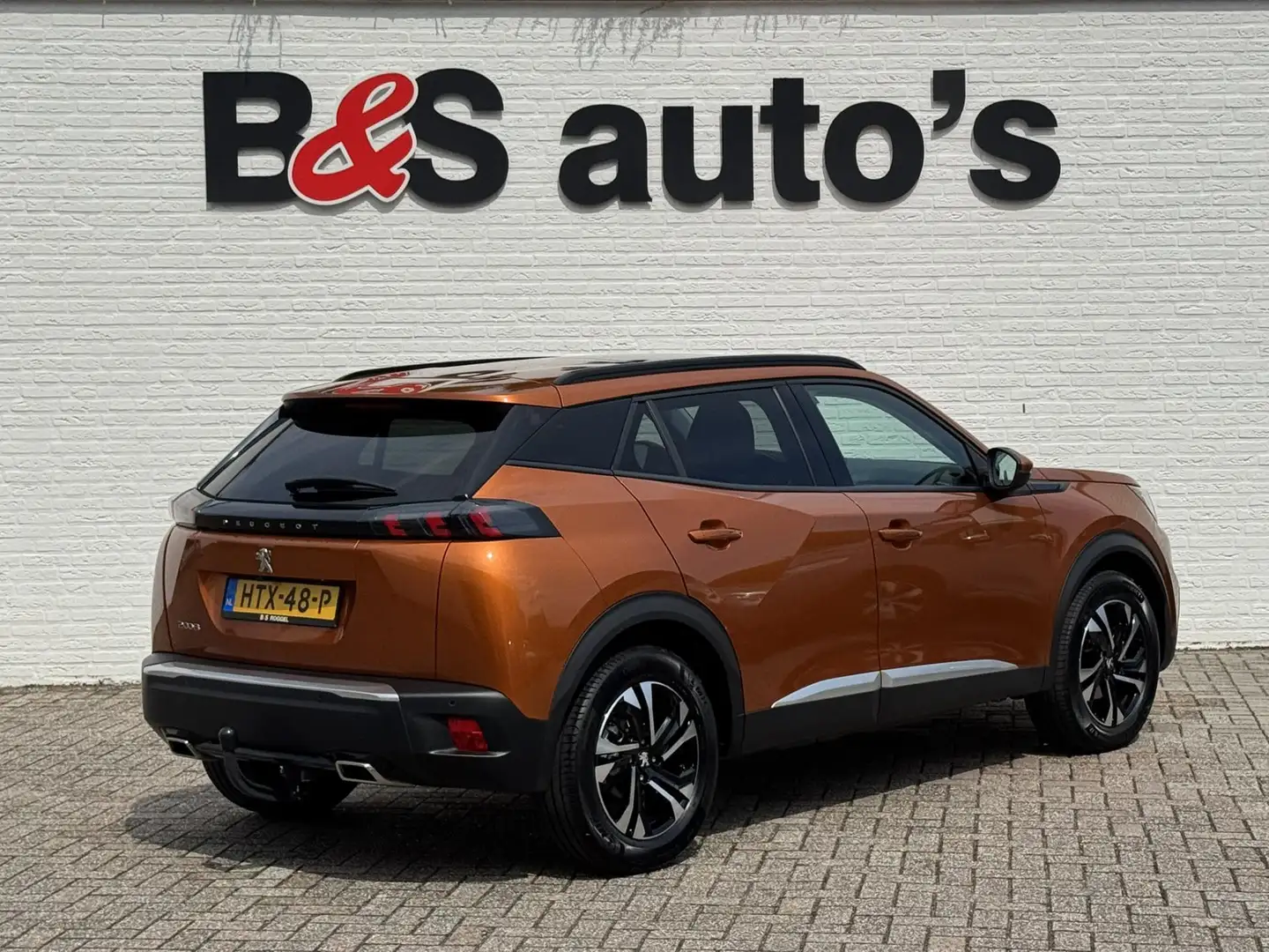 Peugeot 2008 1.2 PureTech Allure Automaat Led Panorama 360 Came Oranje - 2