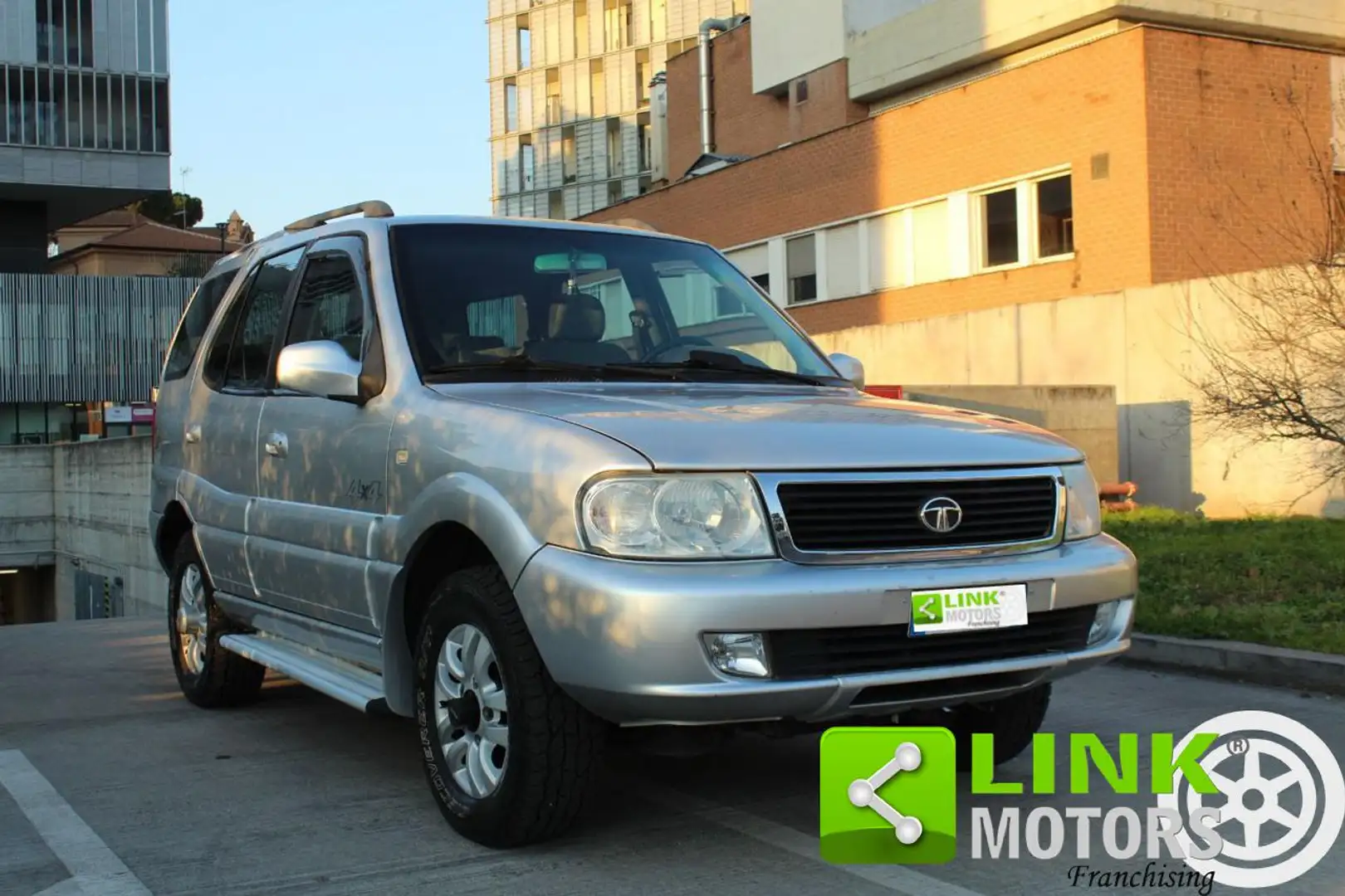 Tata Safari 3.0 Dicor 7 posti 4x4, Sensori posteriori, Pedane Gris - 2
