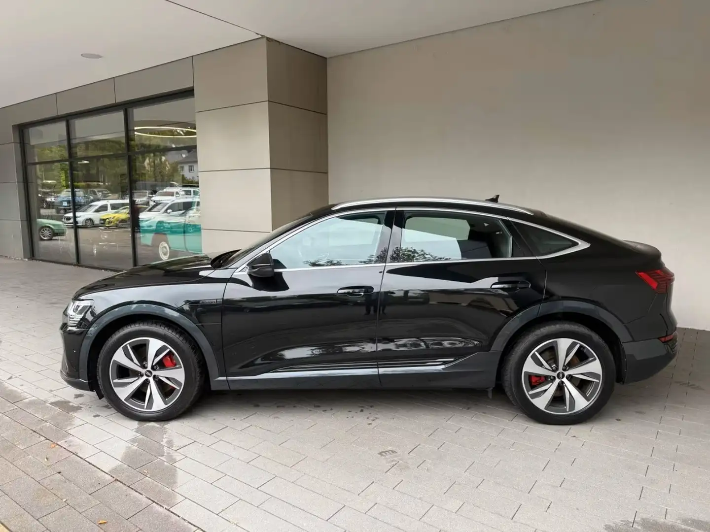 Audi Q8 Sportback e-tron 50 quattro advanced Schwarz - 1