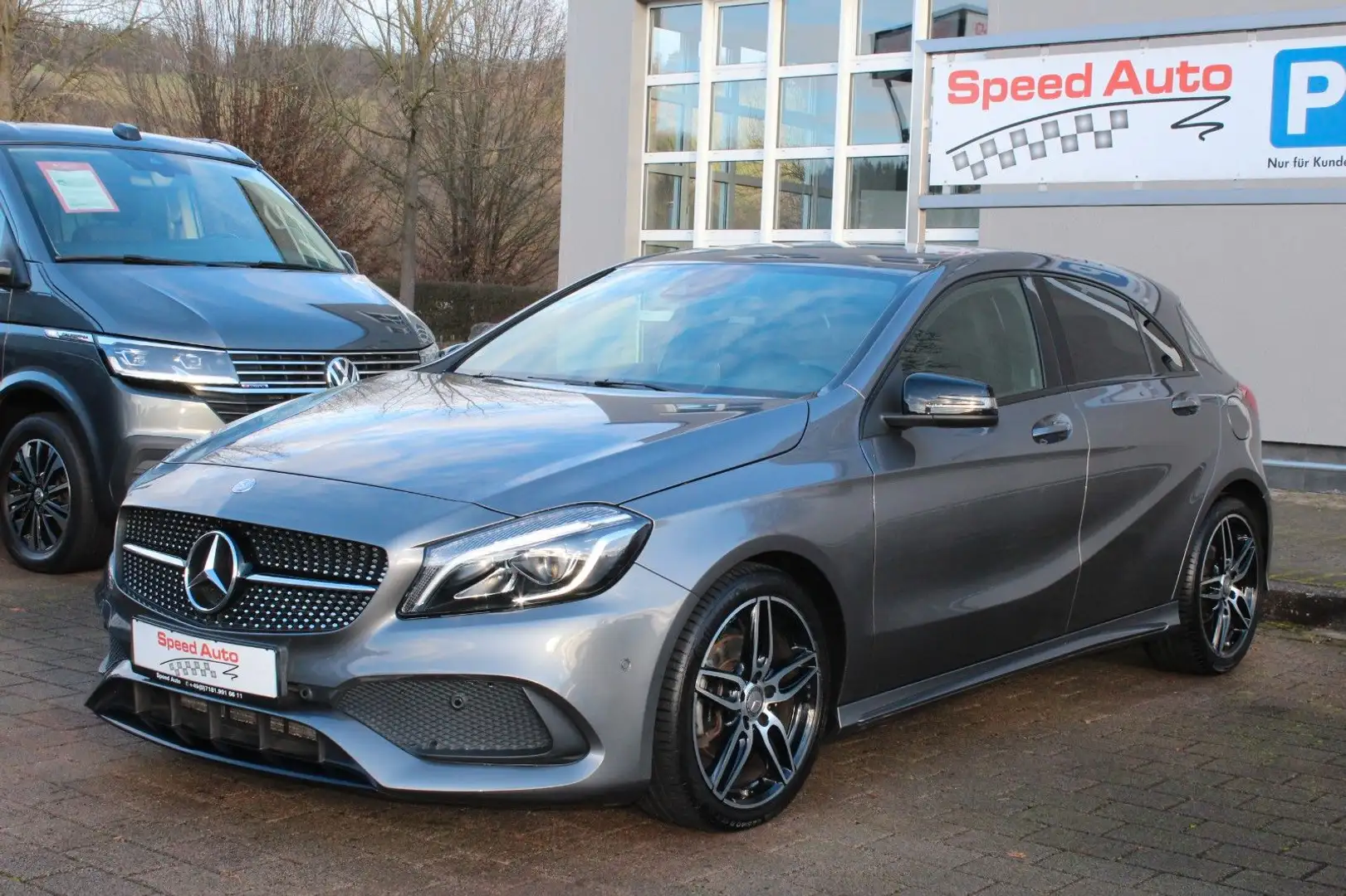 Mercedes-Benz A 200 AMG-LINE/NAVI/KAMERA/Bi-XENON/NIGHT/18ZOLL Gris - 1