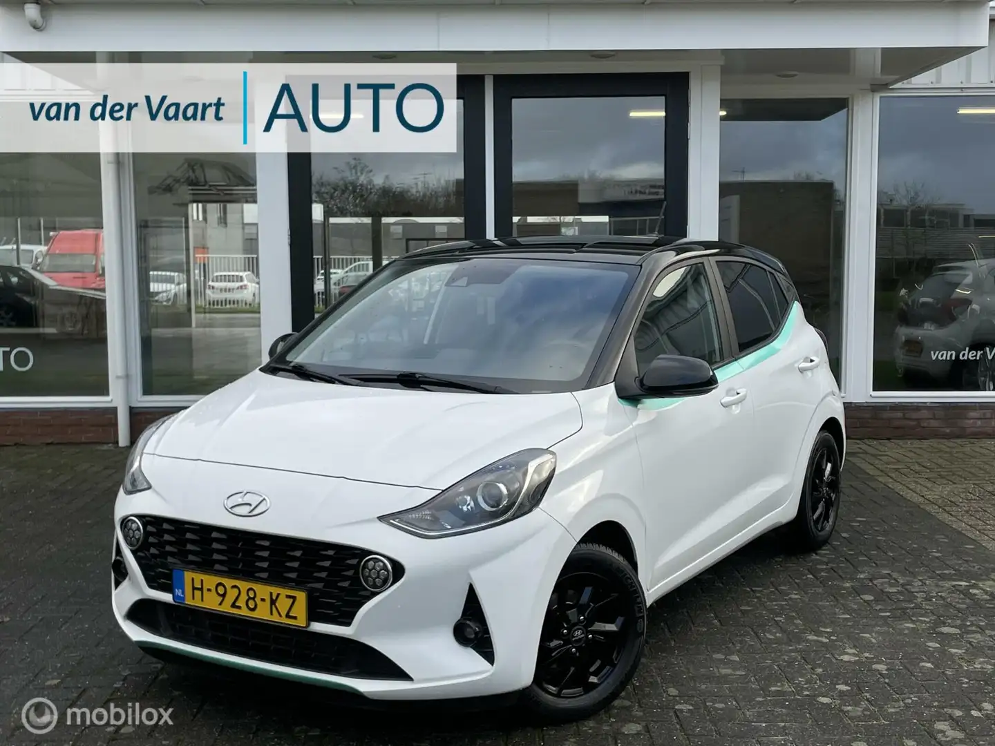 Hyundai i10 1.0 Premium / Led / Camera / Cruise / NW MODEL Wit - 1