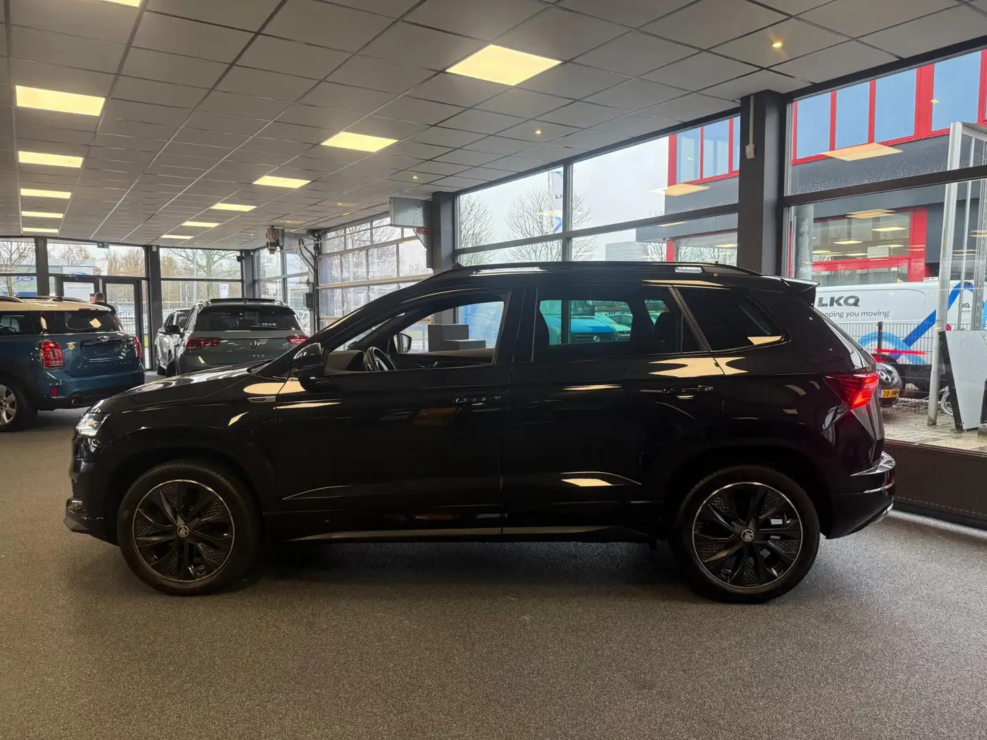 Skoda Karoq 1.5 TSI ACT Buss. Ed. Plus I DSG I PANO I CARPLAY Noir - 2