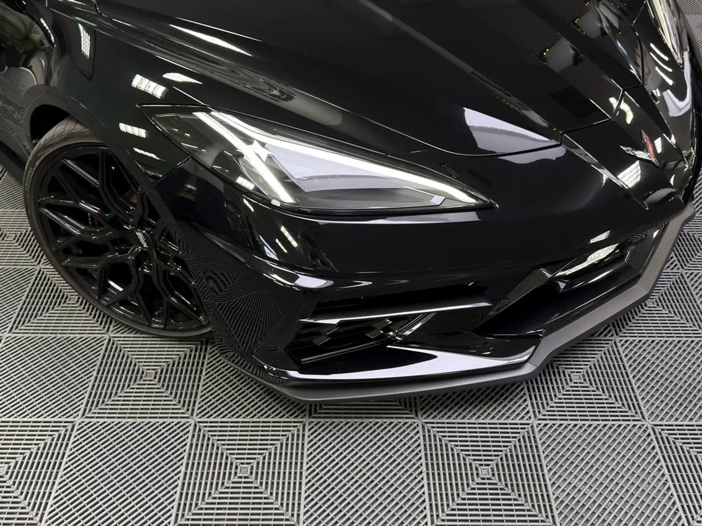 Corvette C8 Coupe 3LT, Lift, Performance Umbau Schwarz - 2