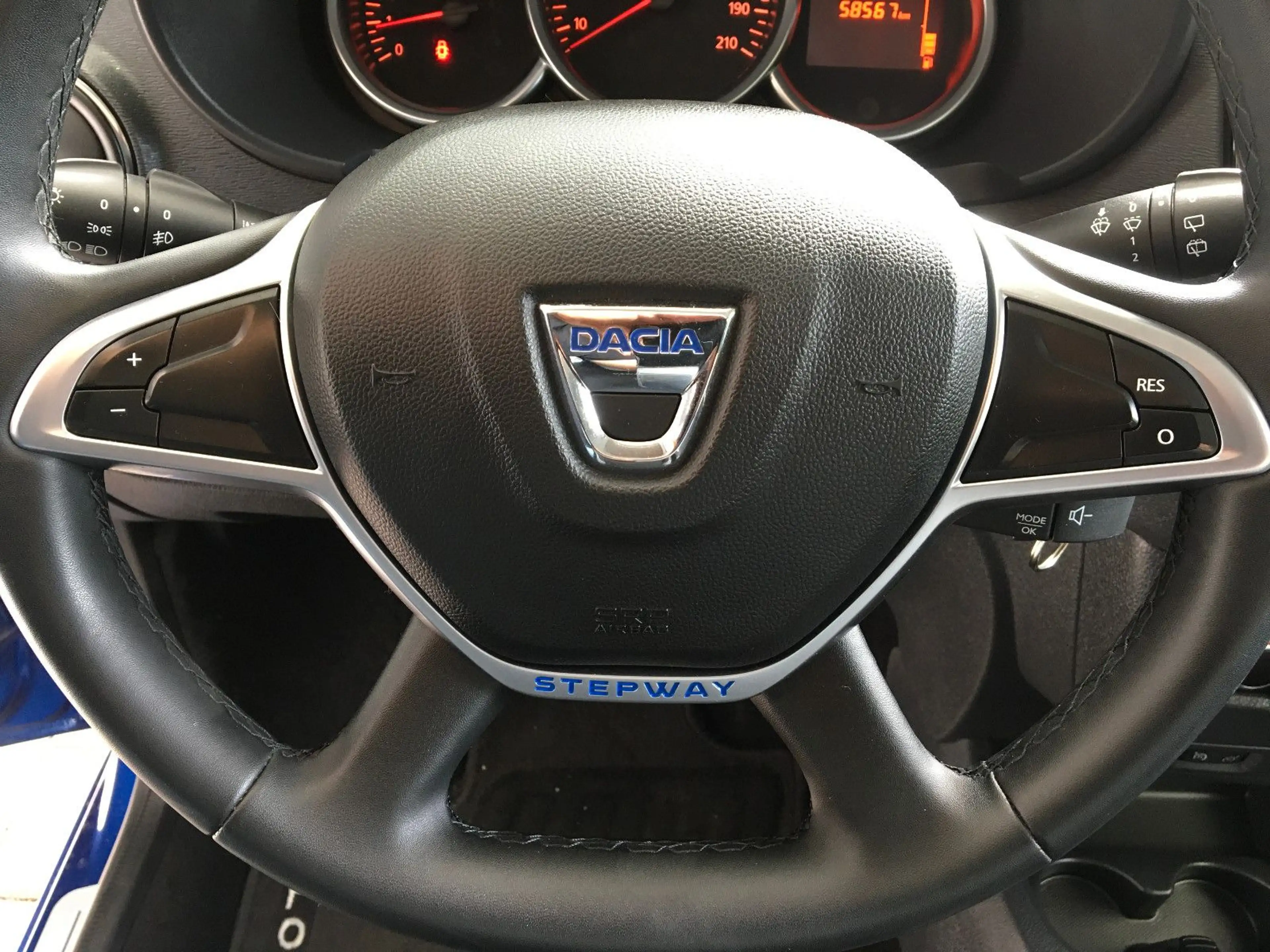 Dacia Lodgy 1.3 TCE Stepway/1.Hd/Klima/Sitzh/Navi/Temp — photo 13