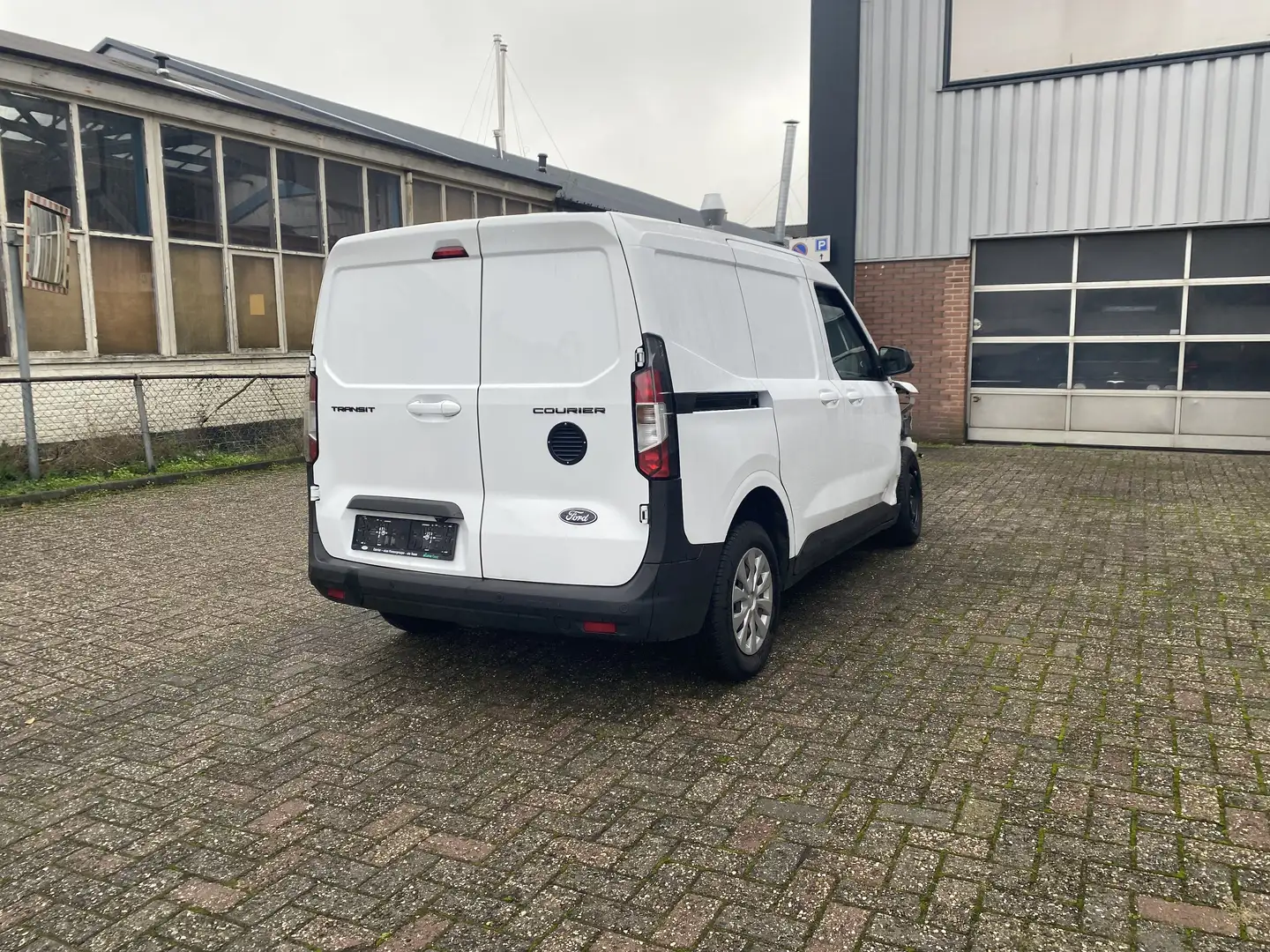 Ford Transit Courier 1,0 l EcoBoost Basis - 2
