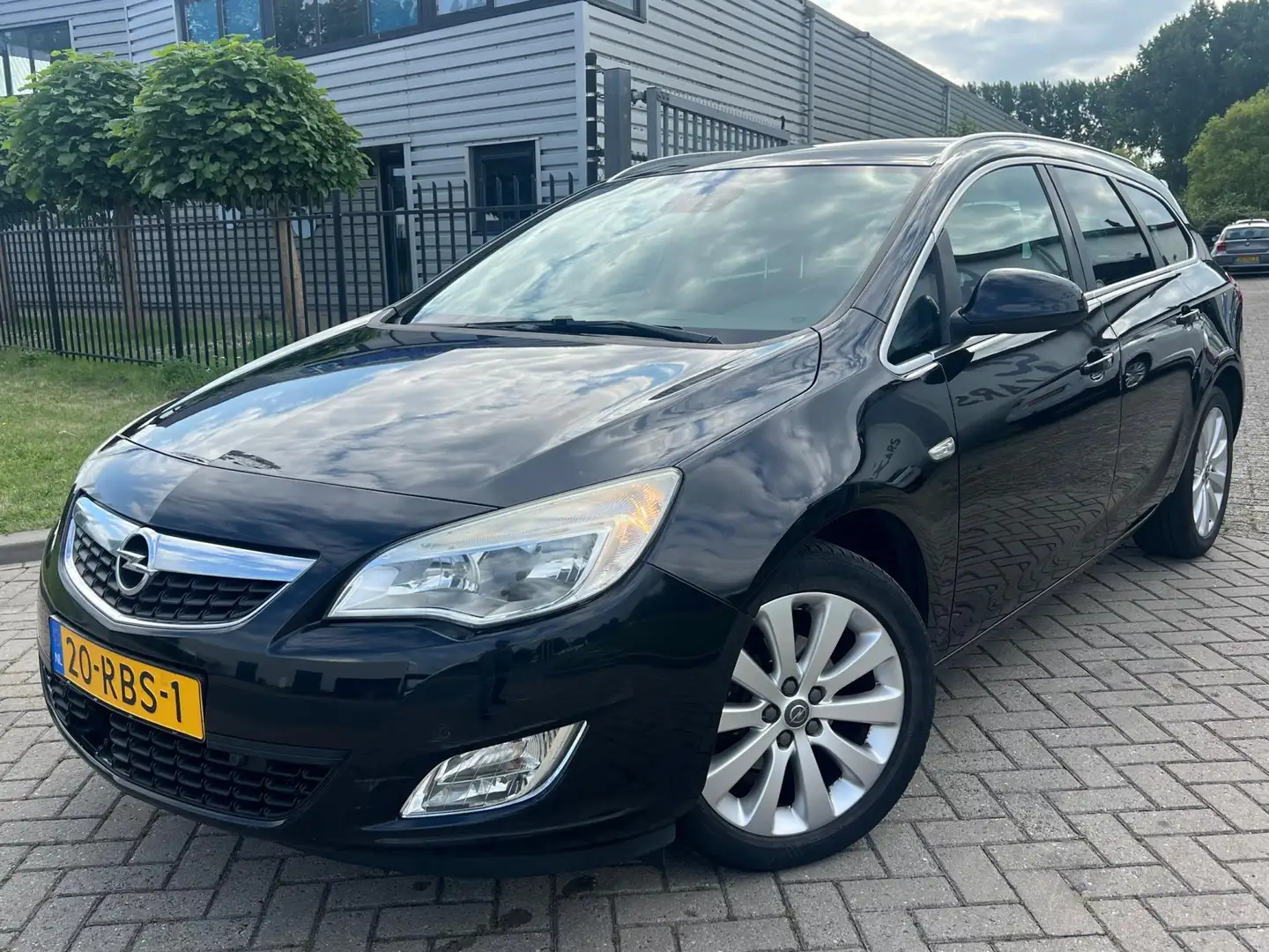 Opel Astra Sports Tourer 1.4 Cosmo 2011 Leer Cruise Navi Negro - 2