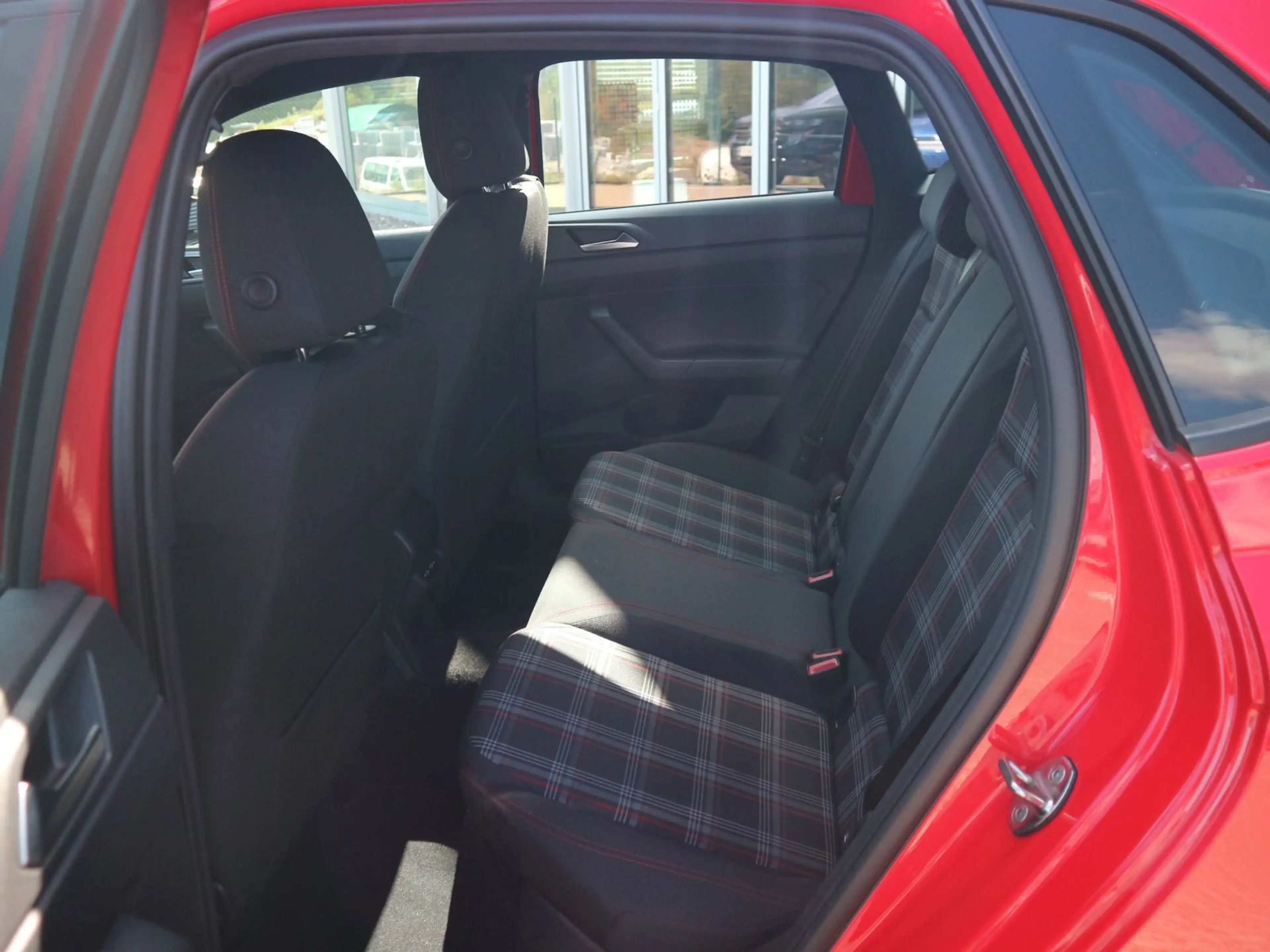 Volkswagen Polo GTI 2.0 TSI DSG LED ACC PDC DAB+ — photo 12