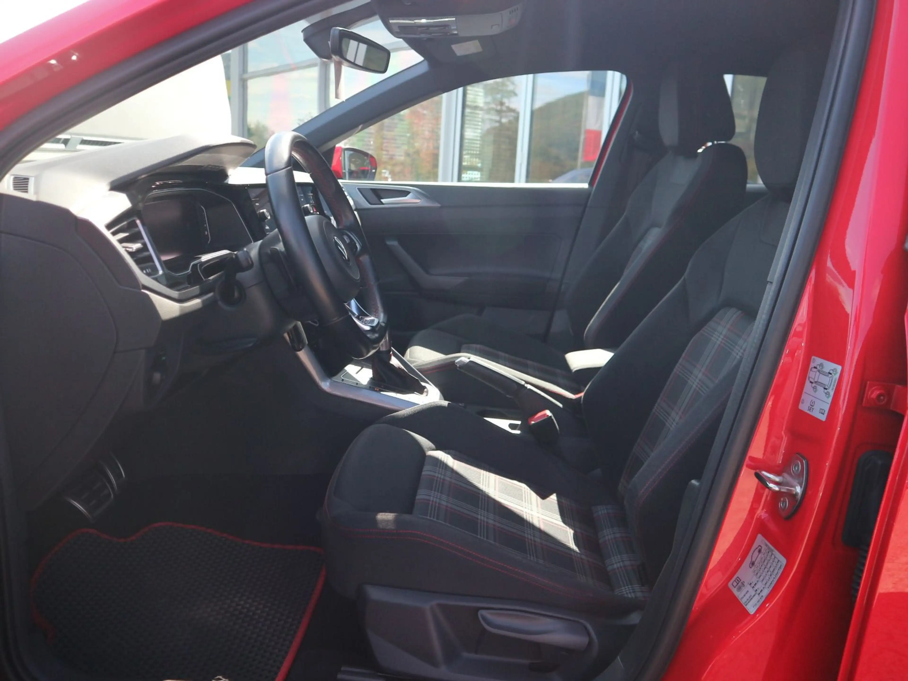 Volkswagen Polo GTI 2.0 TSI DSG LED ACC PDC DAB+ — photo 8
