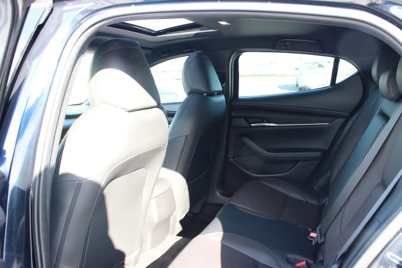 Mazda 3 снимка Mazda 3