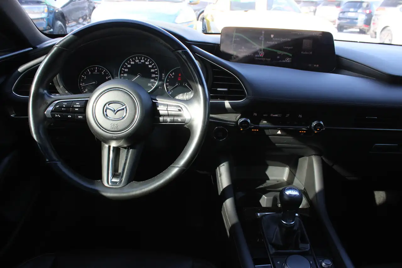 Mazda 3 снимка Mazda 3
