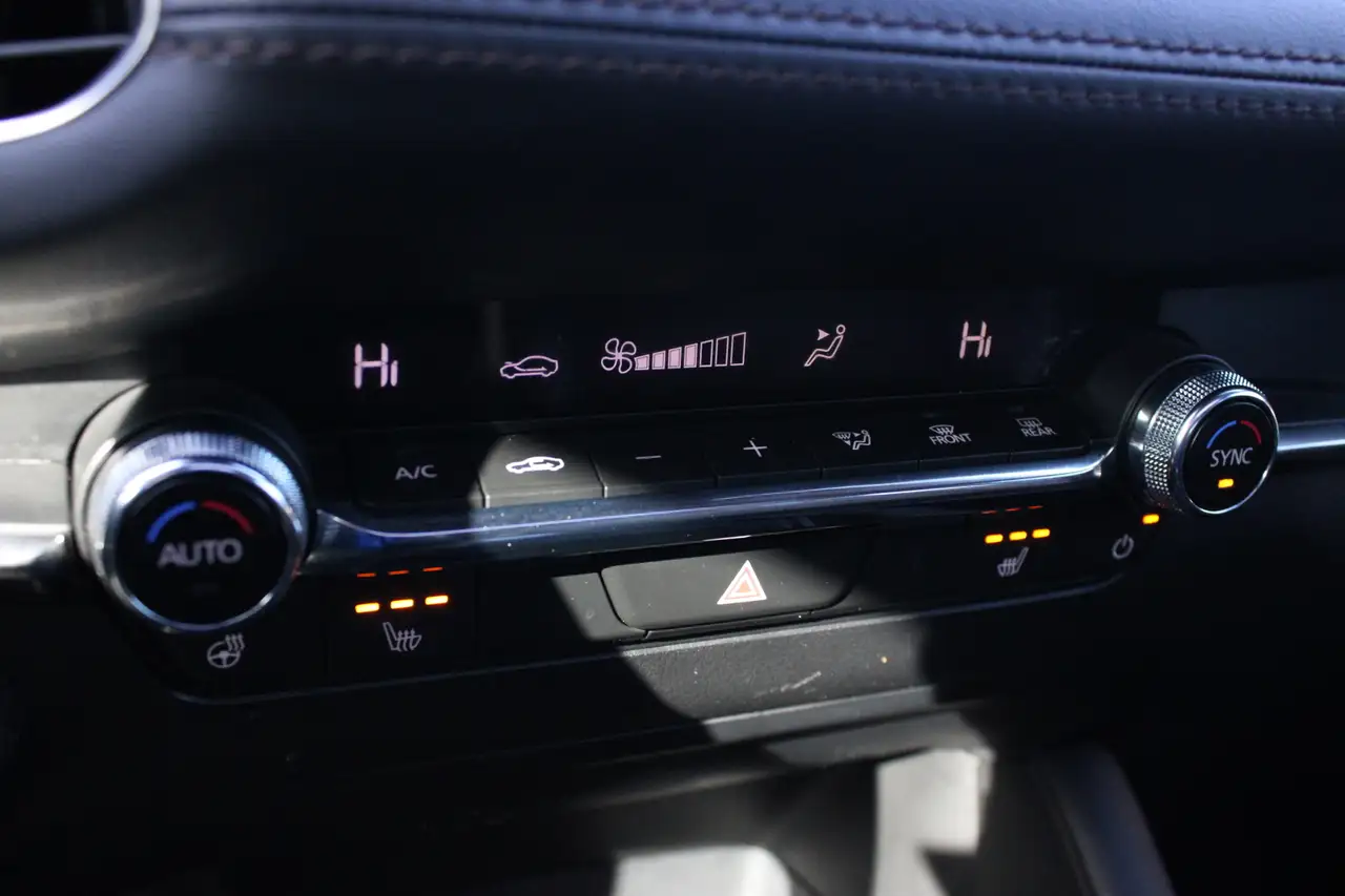 Mazda 3 снимка Mazda 3