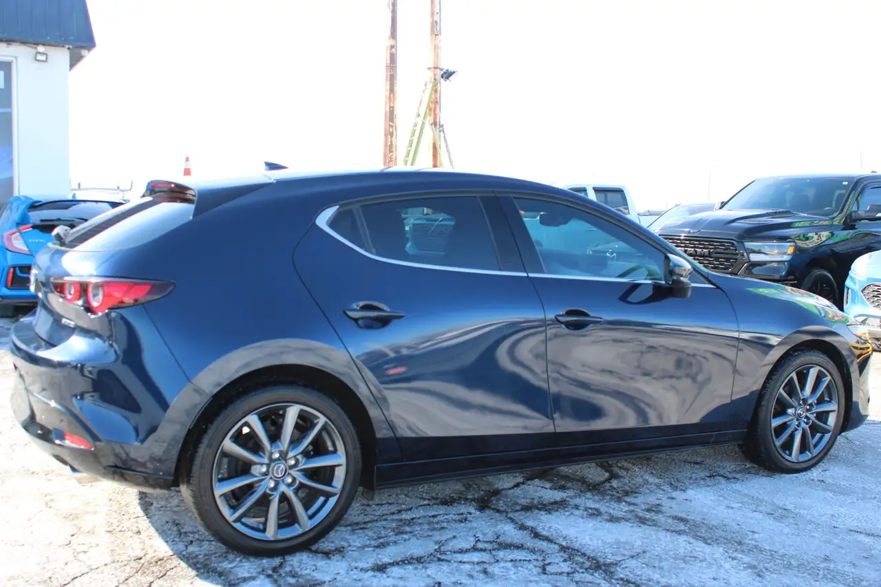 Mazda 3 снимка Mazda 3