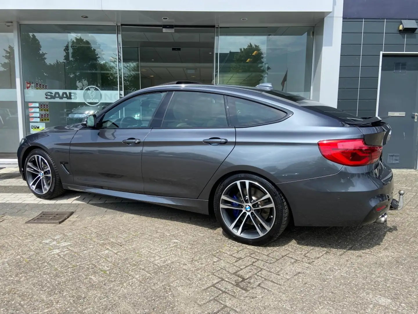 BMW 320 3-serie Gran Turismo 320i M Sport/Pano/Trekhaak/19 Grijs - 2