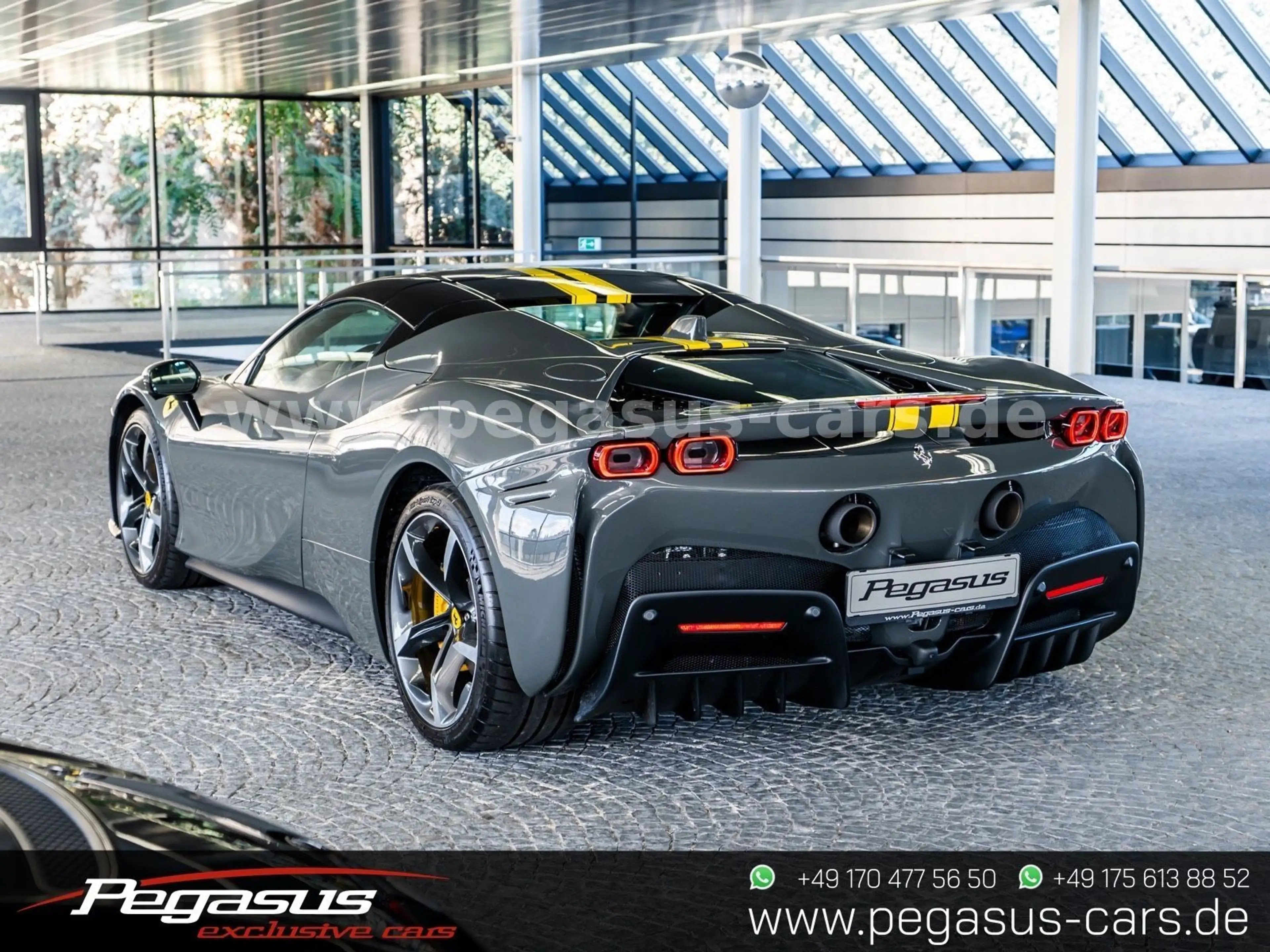 Ferrari SF90 Spider GRIGIO SCURO / RACING SEATS — photo 7