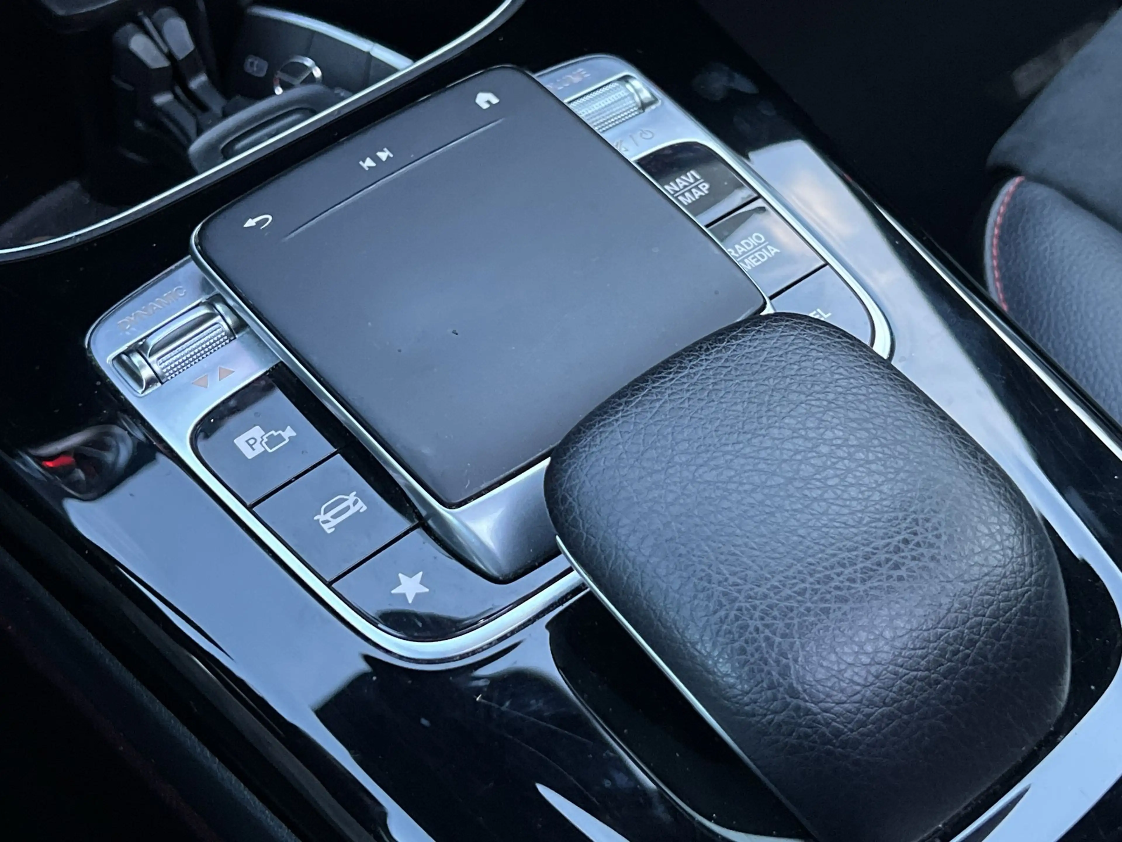 Mercedes-Benz A 250 Premium Plus |PANO|CARPLAY|CLIMA|AMG-LINE|CLIMA| 5 — photo 17