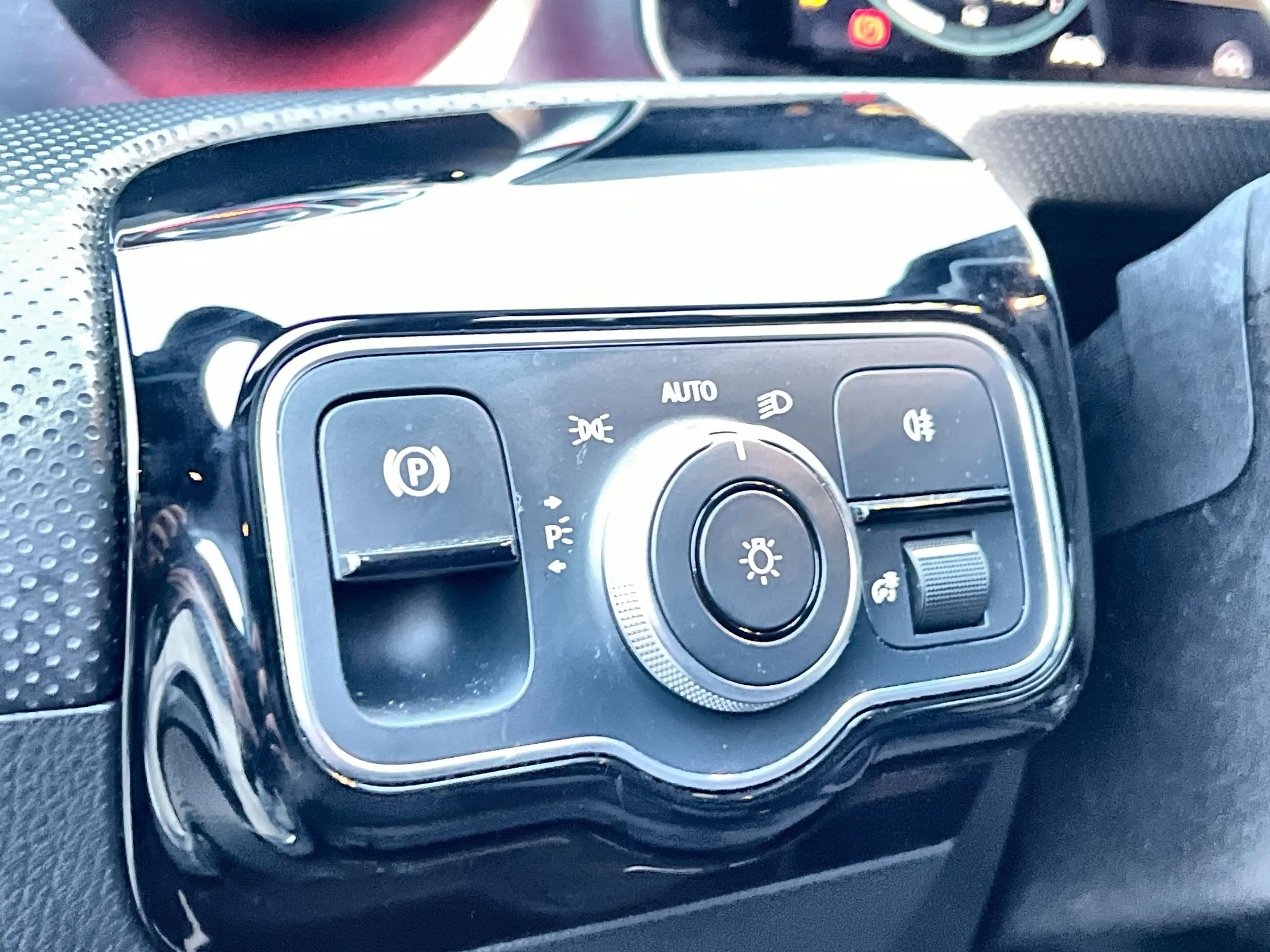 Mercedes-Benz A 250 Premium Plus |PANO|CARPLAY|CLIMA|AMG-LINE|CLIMA| 5 — photo 4