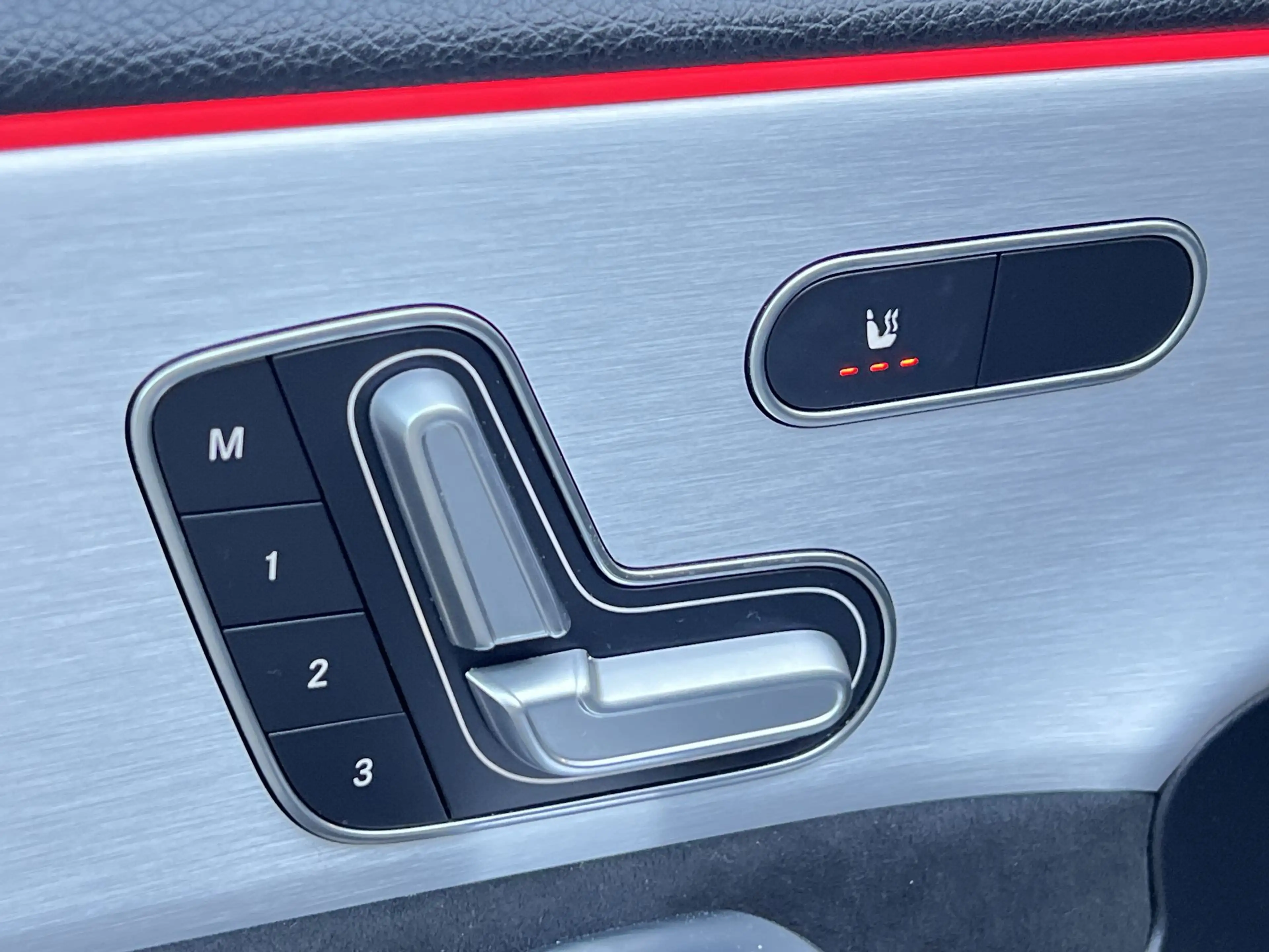 Mercedes-Benz A 250 Premium Plus |PANO|CARPLAY|CLIMA|AMG-LINE|CLIMA| 5 — photo 9
