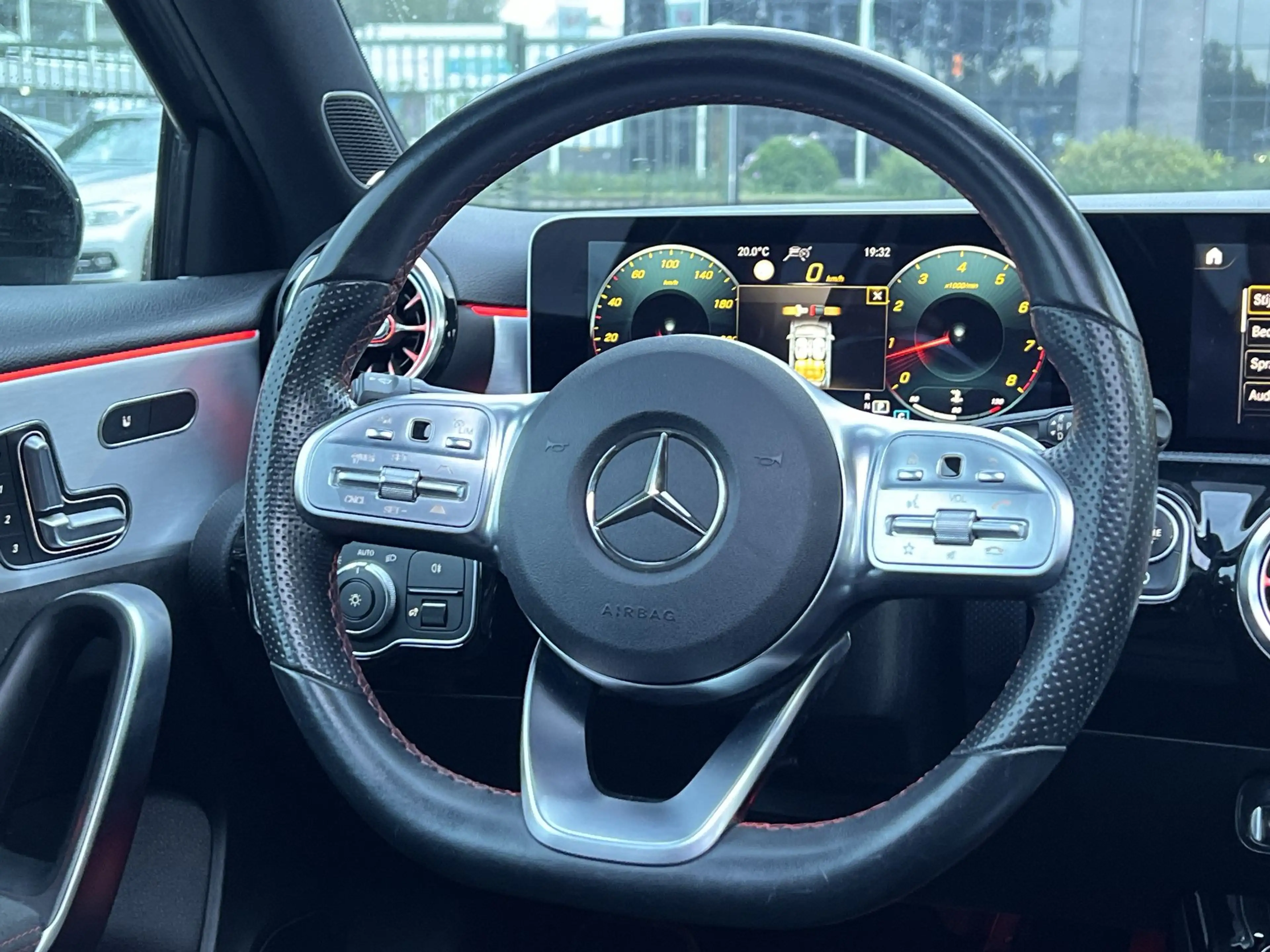 Mercedes-Benz A 250 Premium Plus |PANO|CARPLAY|CLIMA|AMG-LINE|CLIMA| 5 — photo 3
