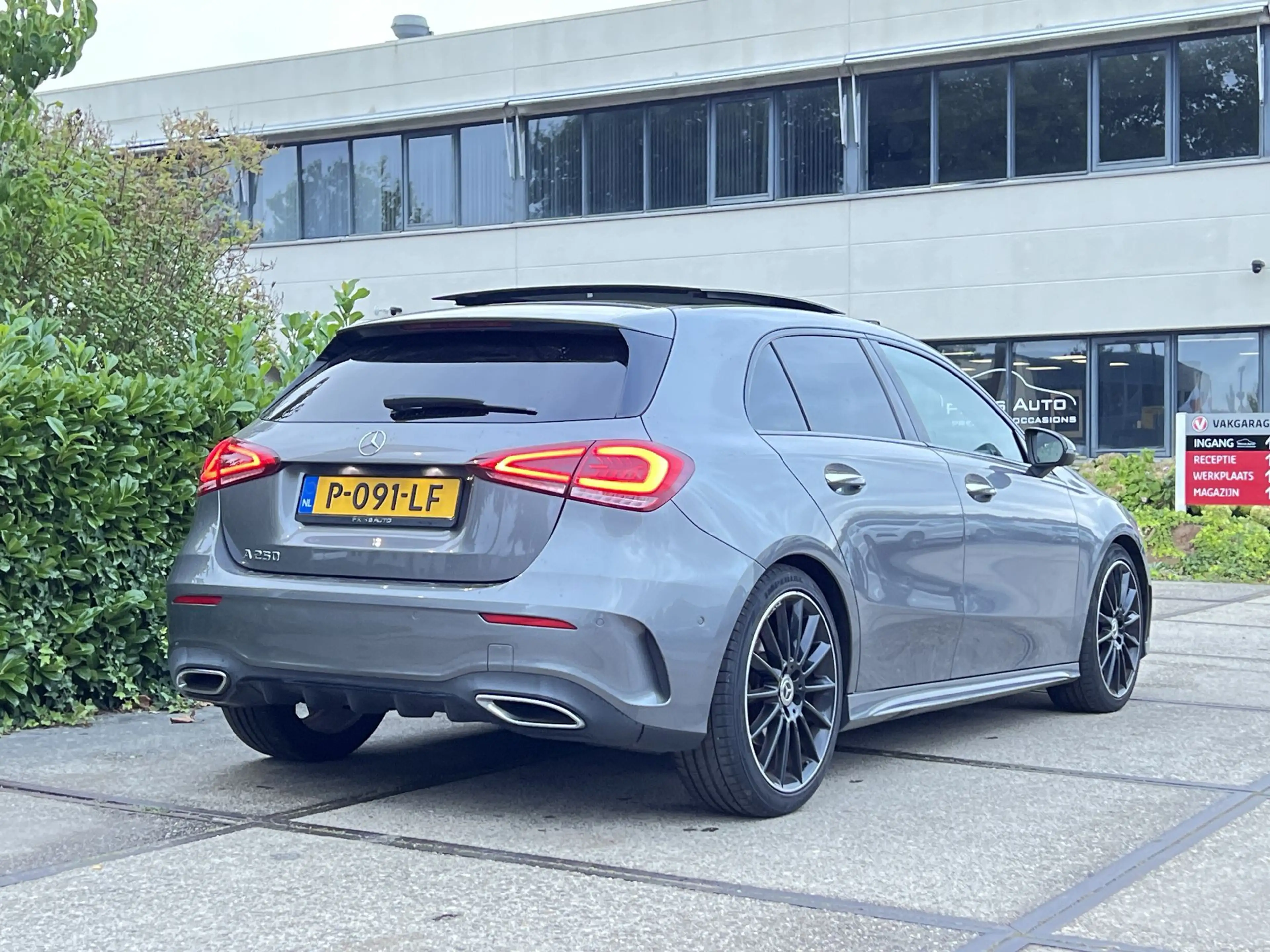 Mercedes-Benz A 250 Premium Plus |PANO|CARPLAY|CLIMA|AMG-LINE|CLIMA| 5 — photo 2