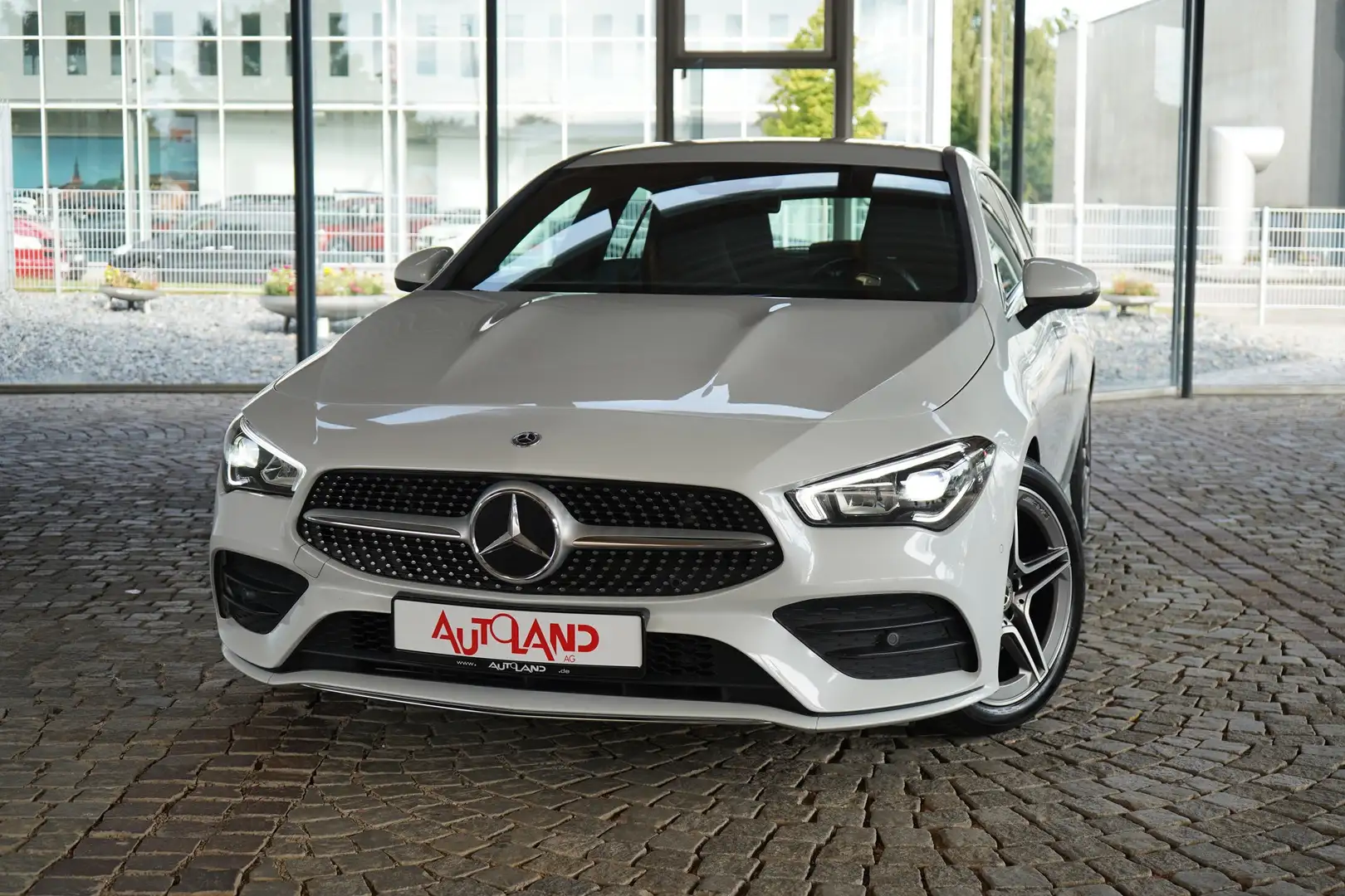 Mercedes-Benz CLA 200 AMG Line 7G-DCT LED Navi Tempomat DAB Wit - 2