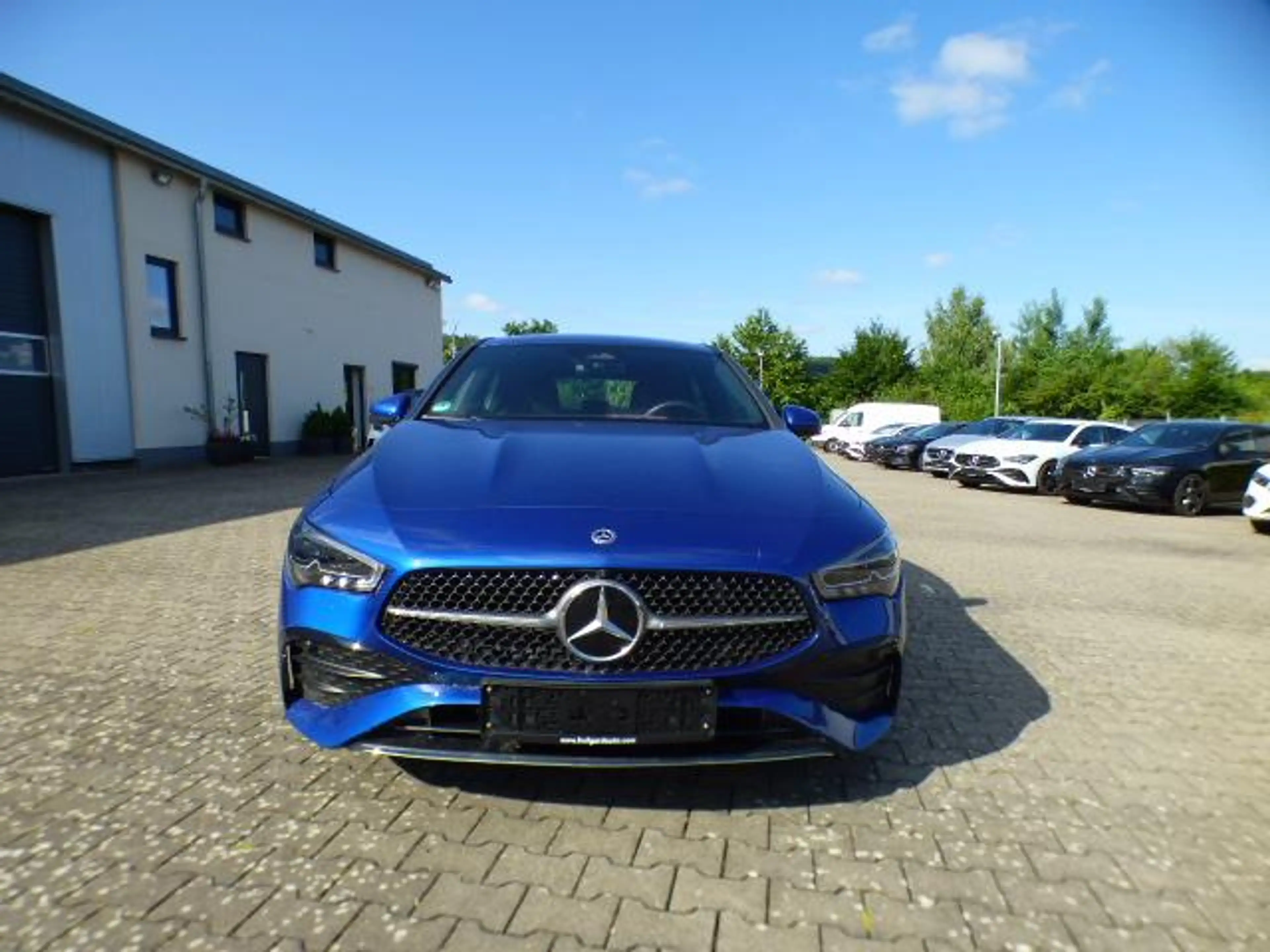 Mercedes-Benz CLA 200 Shooting Brake SB Edition AMG Fahrassistenz-Pak... — photo 2