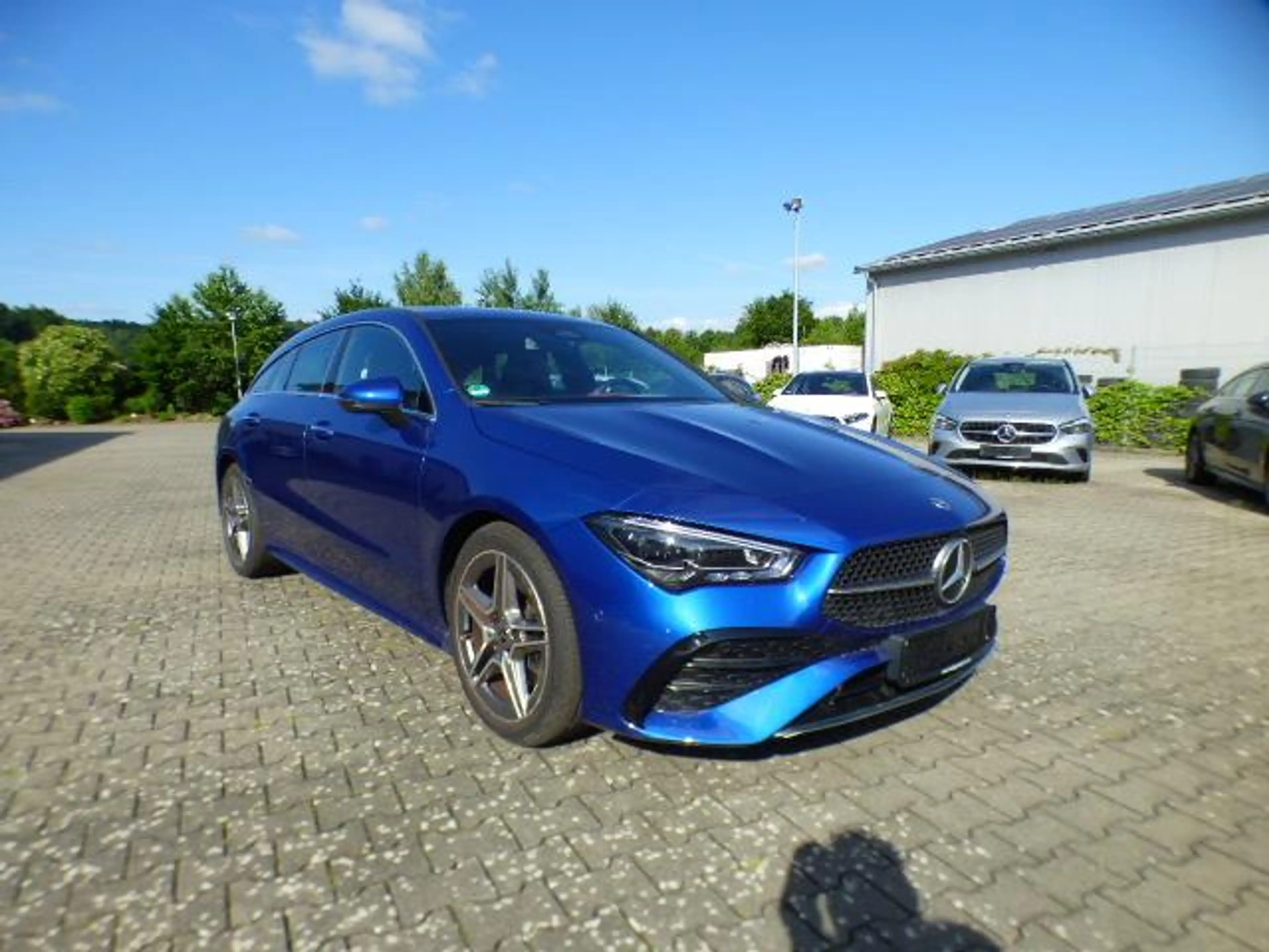 Mercedes-Benz CLA 200 Shooting Brake SB Edition AMG Fahrassistenz-Pak... — photo 3