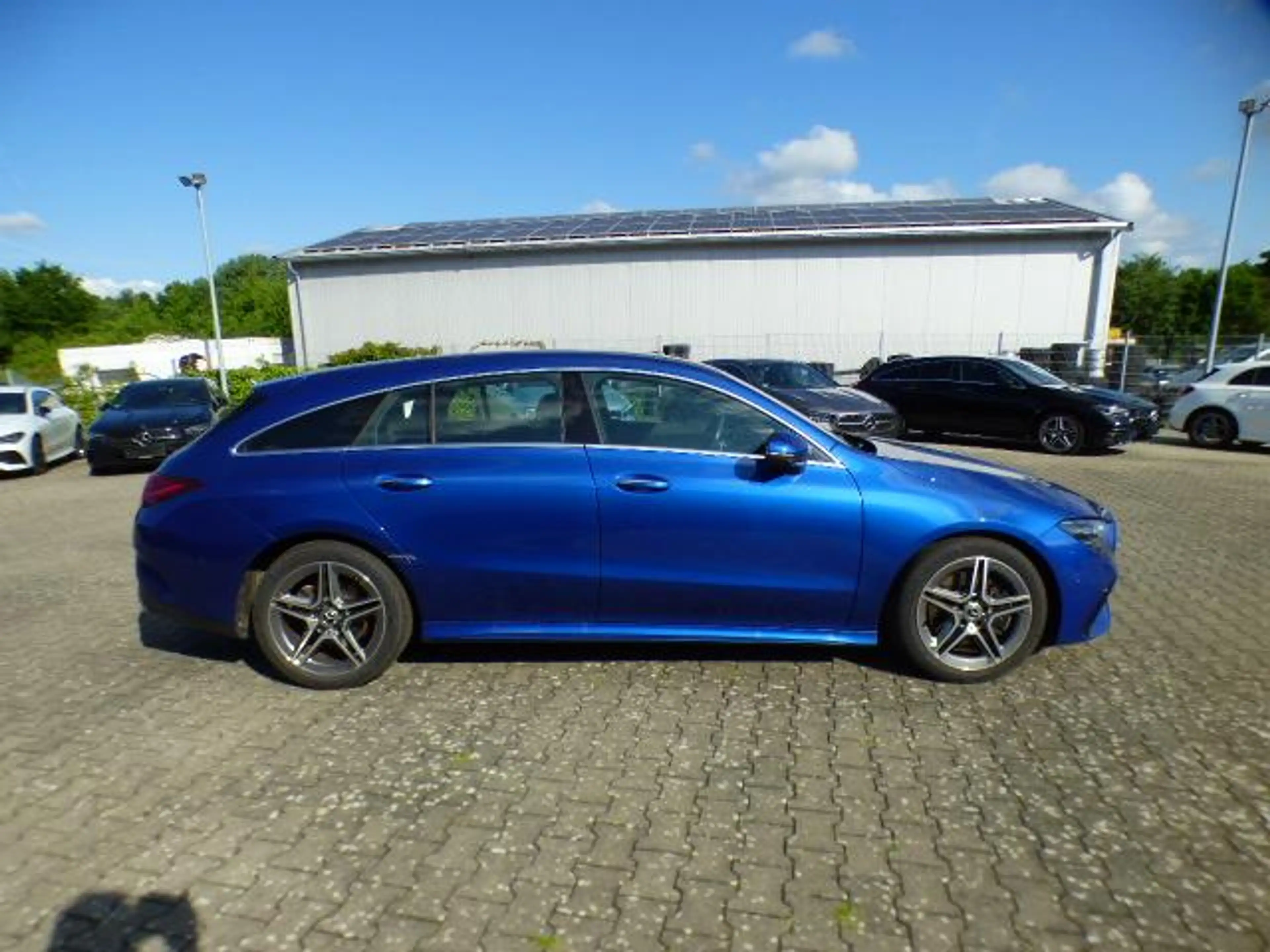 Mercedes-Benz CLA 200 Shooting Brake SB Edition AMG Fahrassistenz-Pak... — photo 5