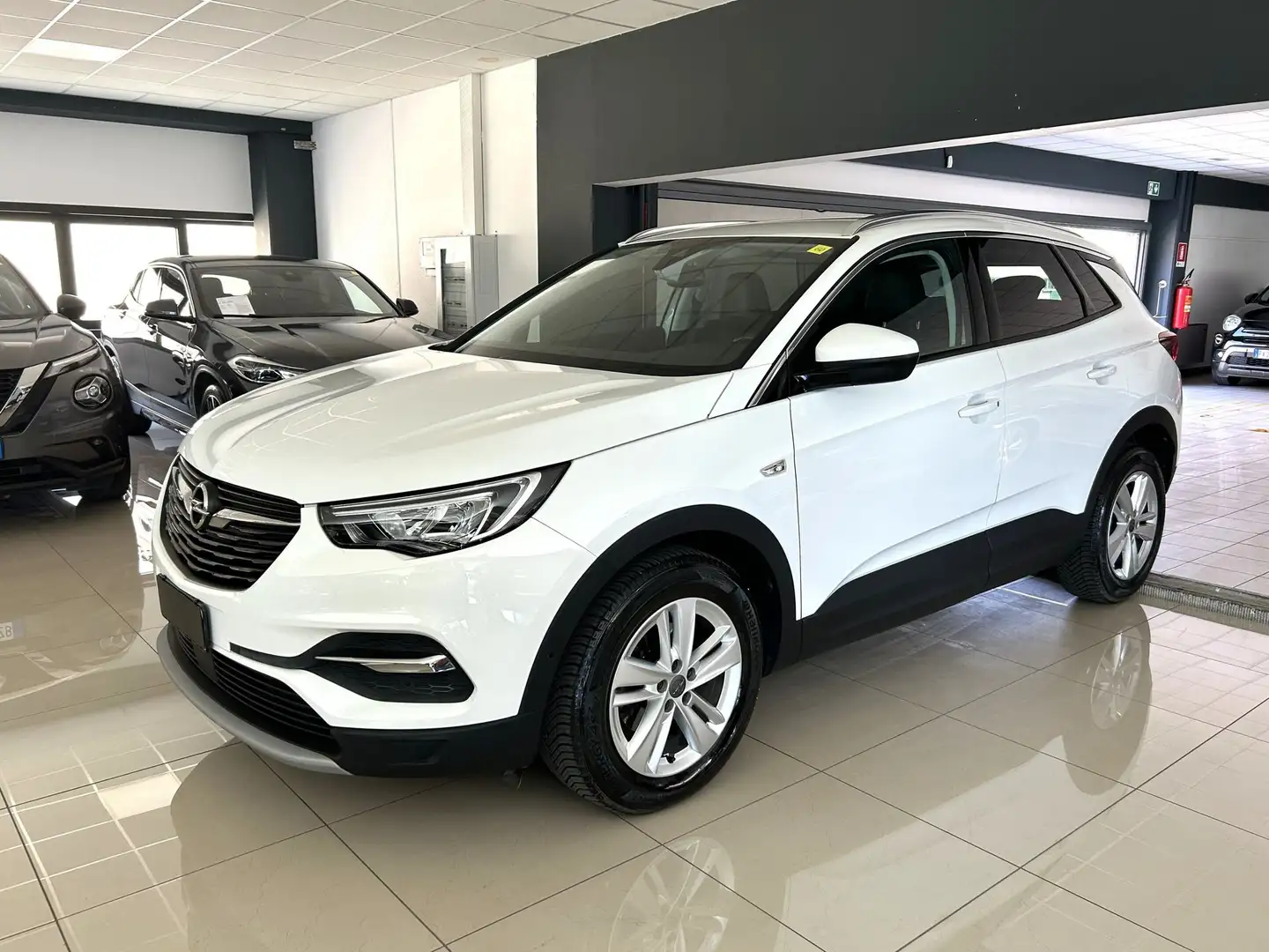 Opel Grandland 1.5 diesel Ecotec Innovation Bianco - 1