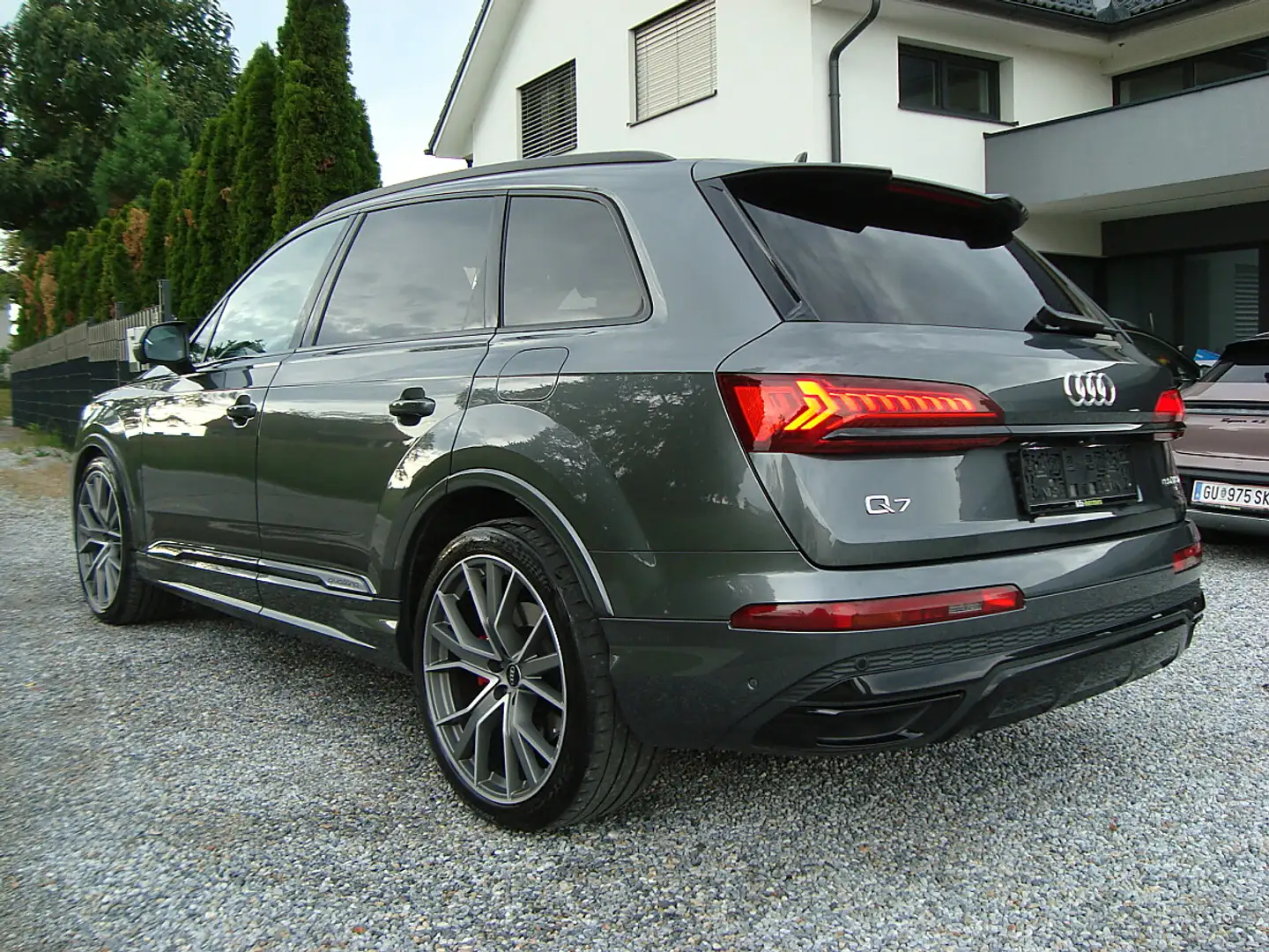 Audi Q7 60 TFSI e Mod 22 aus 1er Hand Alle Extras Richt... Grau - 2