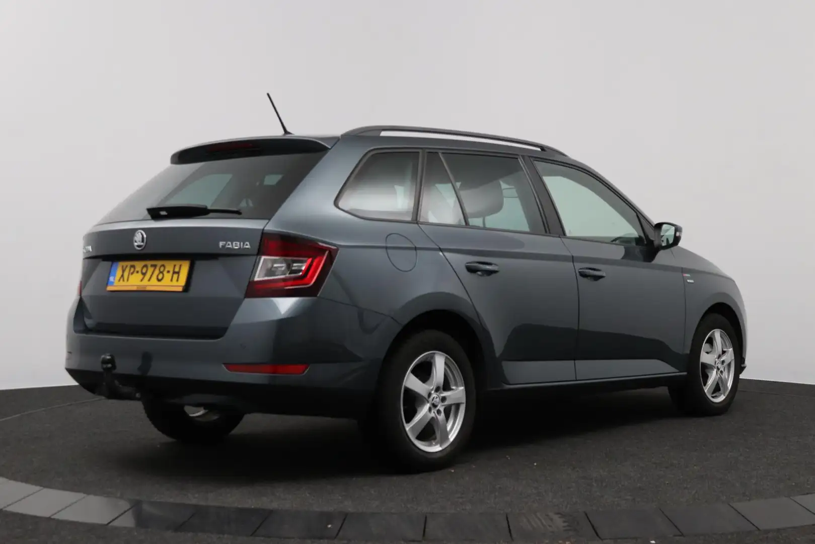 Skoda Fabia Combi 1.0 Clever | Carplay/Android auto | Trekhaak Grijs - 2