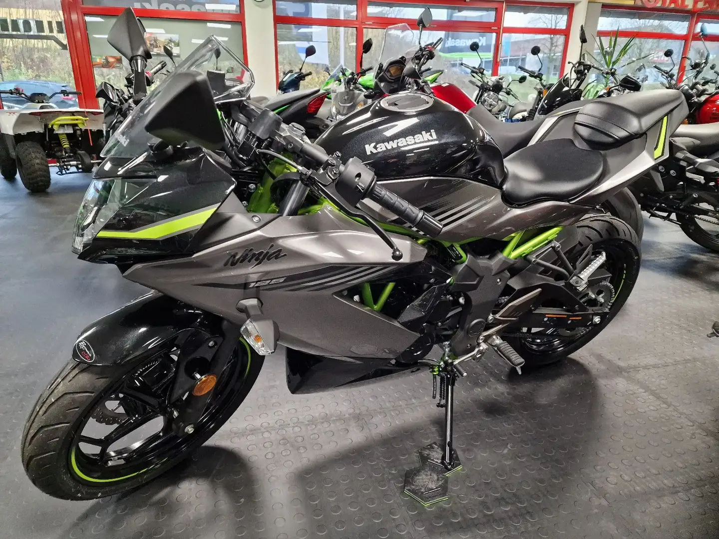 Kawasaki Ninja 125 div. Farben Negro - 1