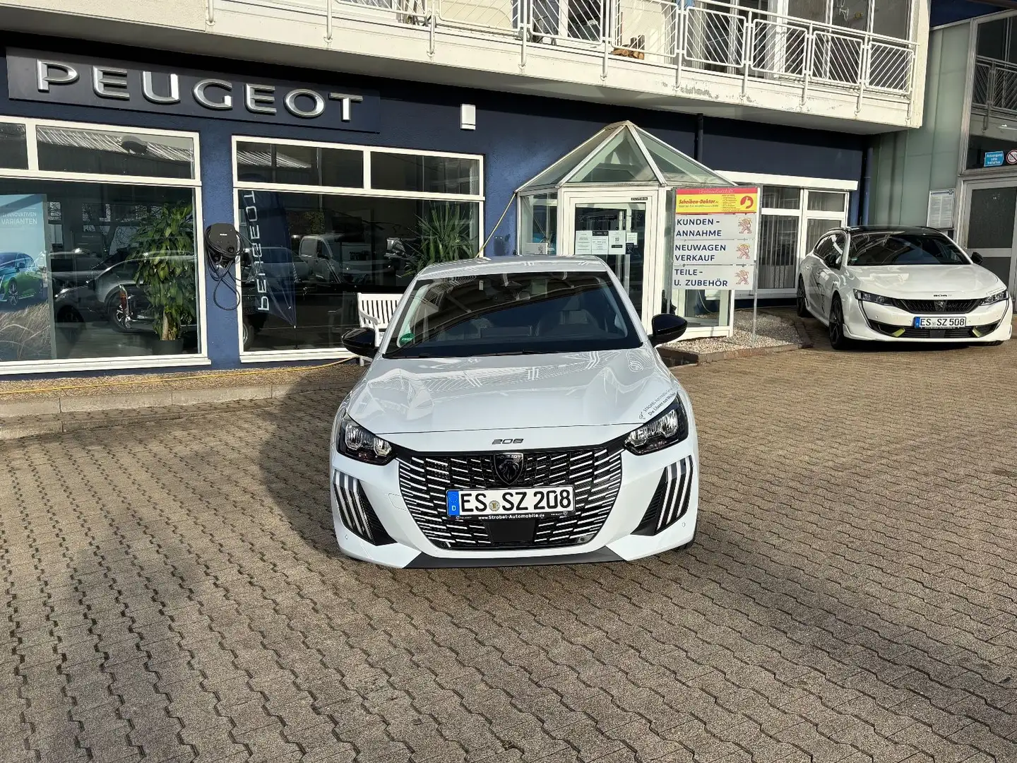 Peugeot 208 Hybrid 110 Allure Weiß - 2