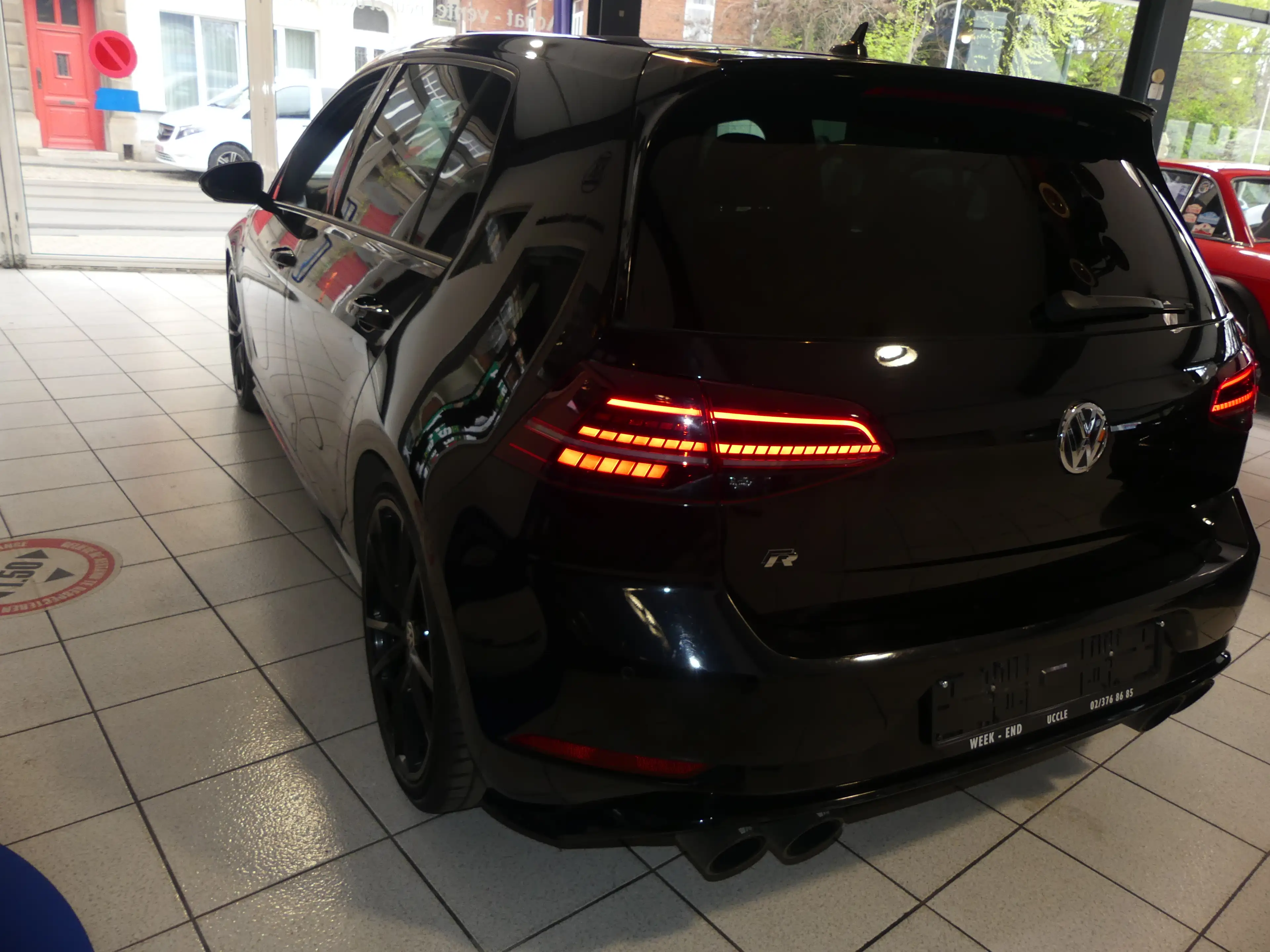 Volkswagen Golf R — photo 5