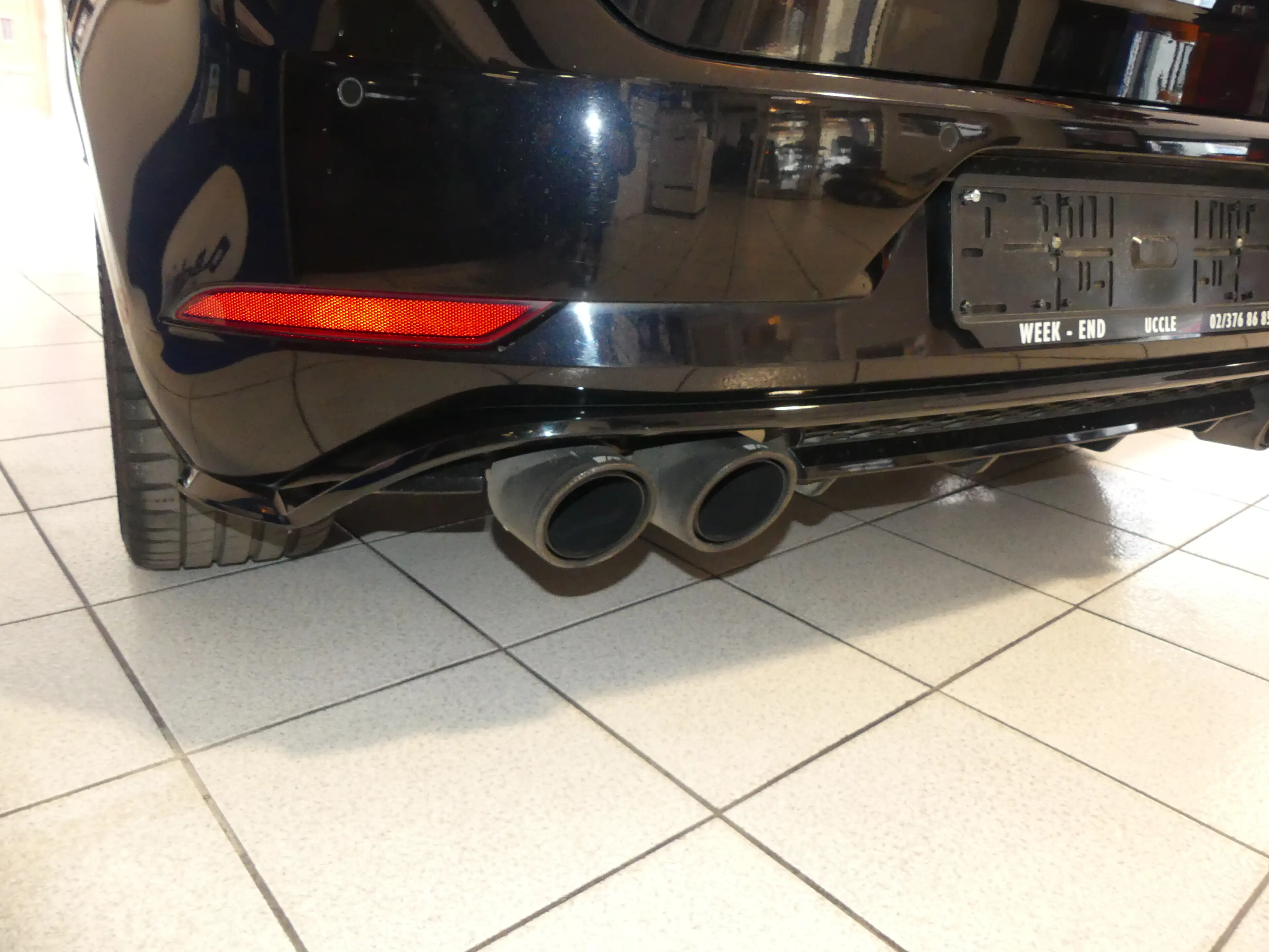 Volkswagen Golf R — photo 9
